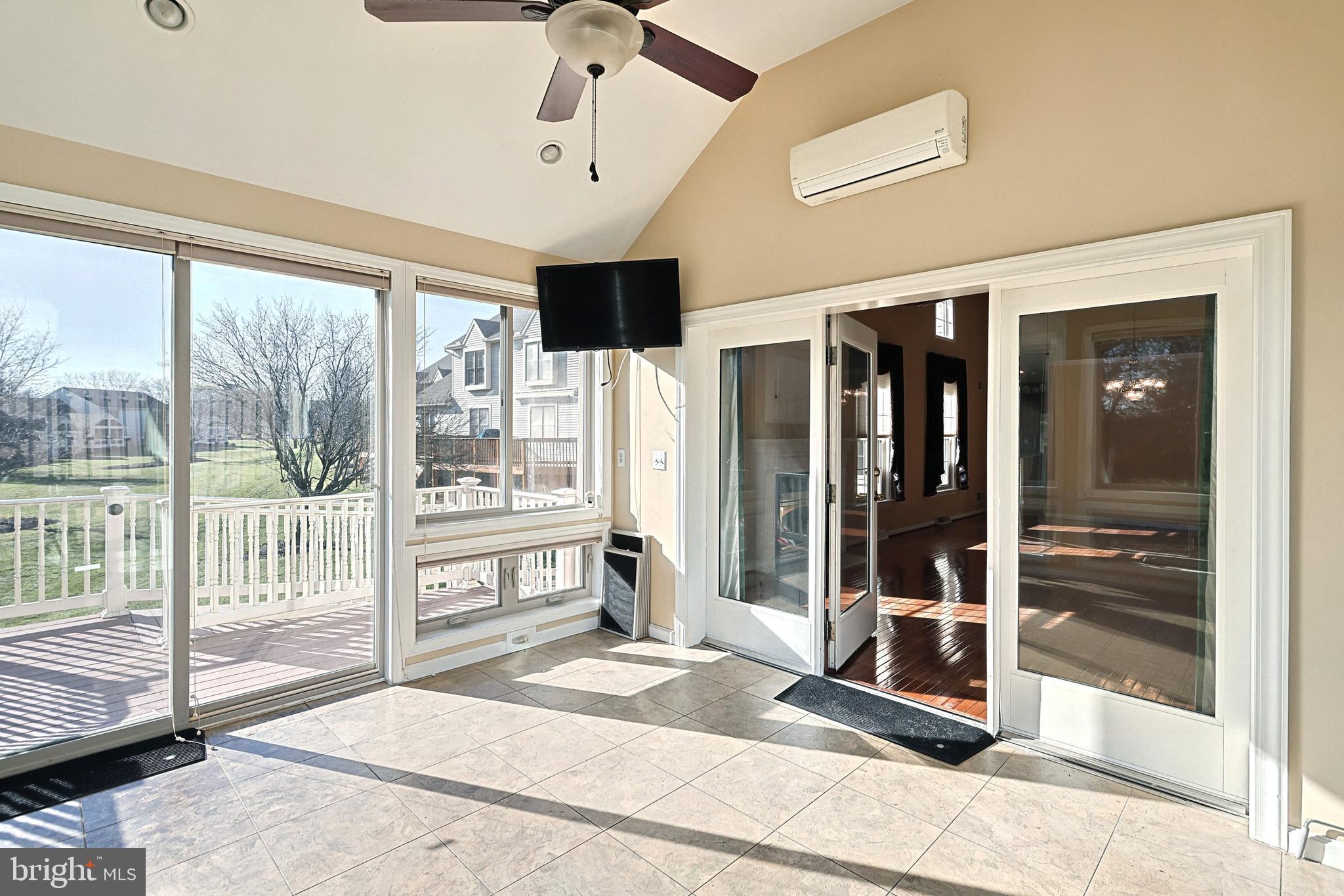 HONEY RUN CONDOS - Residential