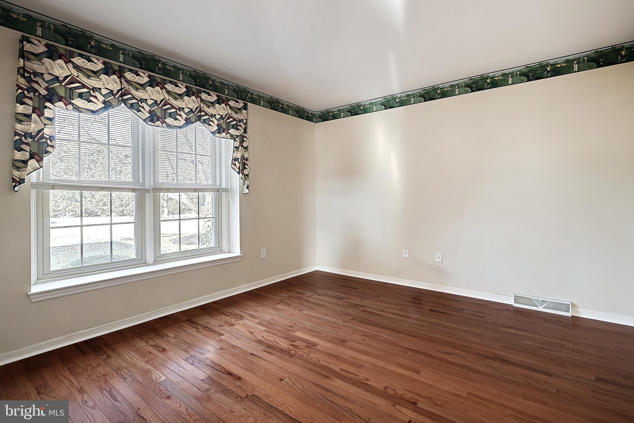 HONEY RUN CONDOS - Residential
