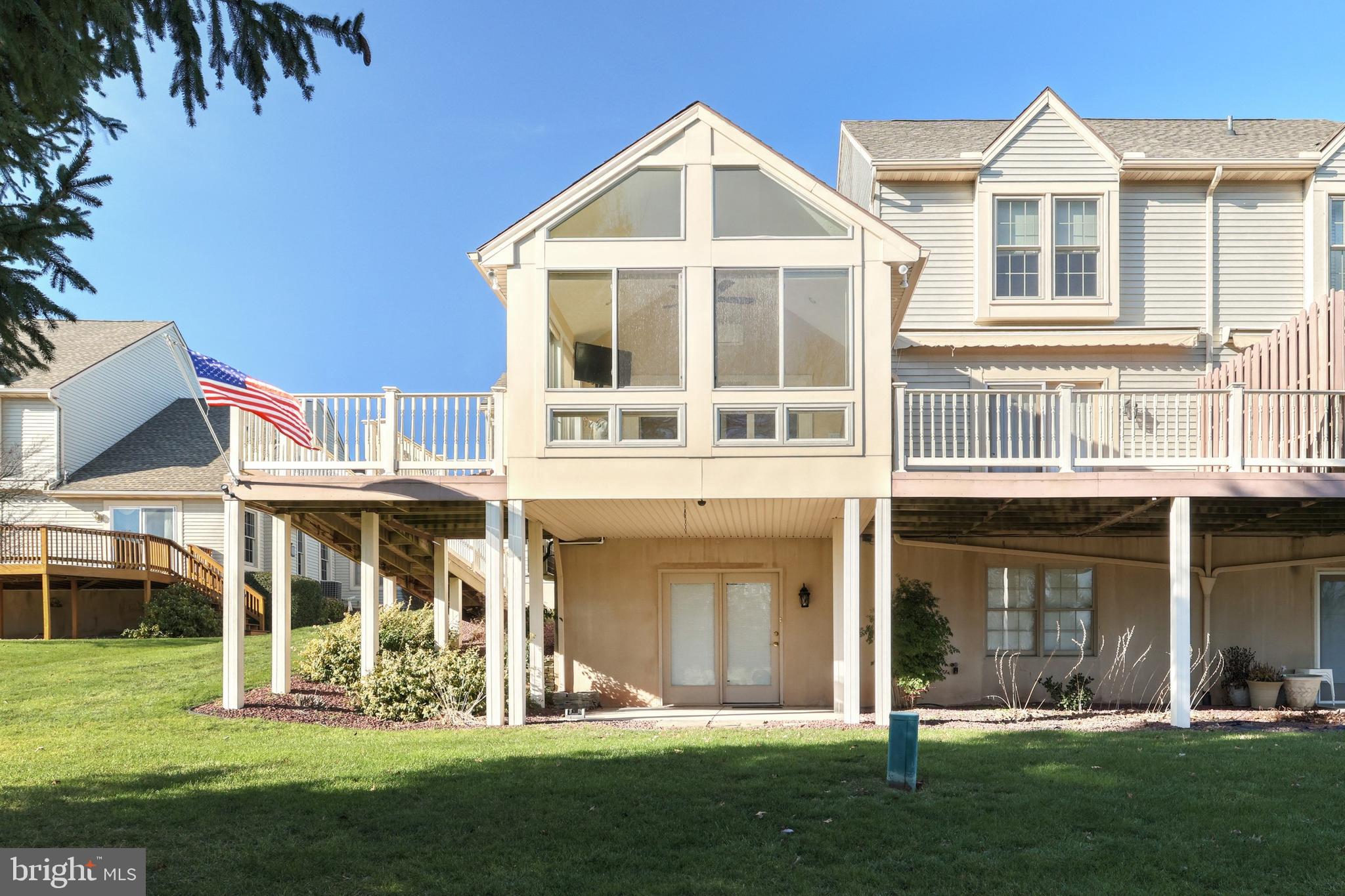 HONEY RUN CONDOS - Residential