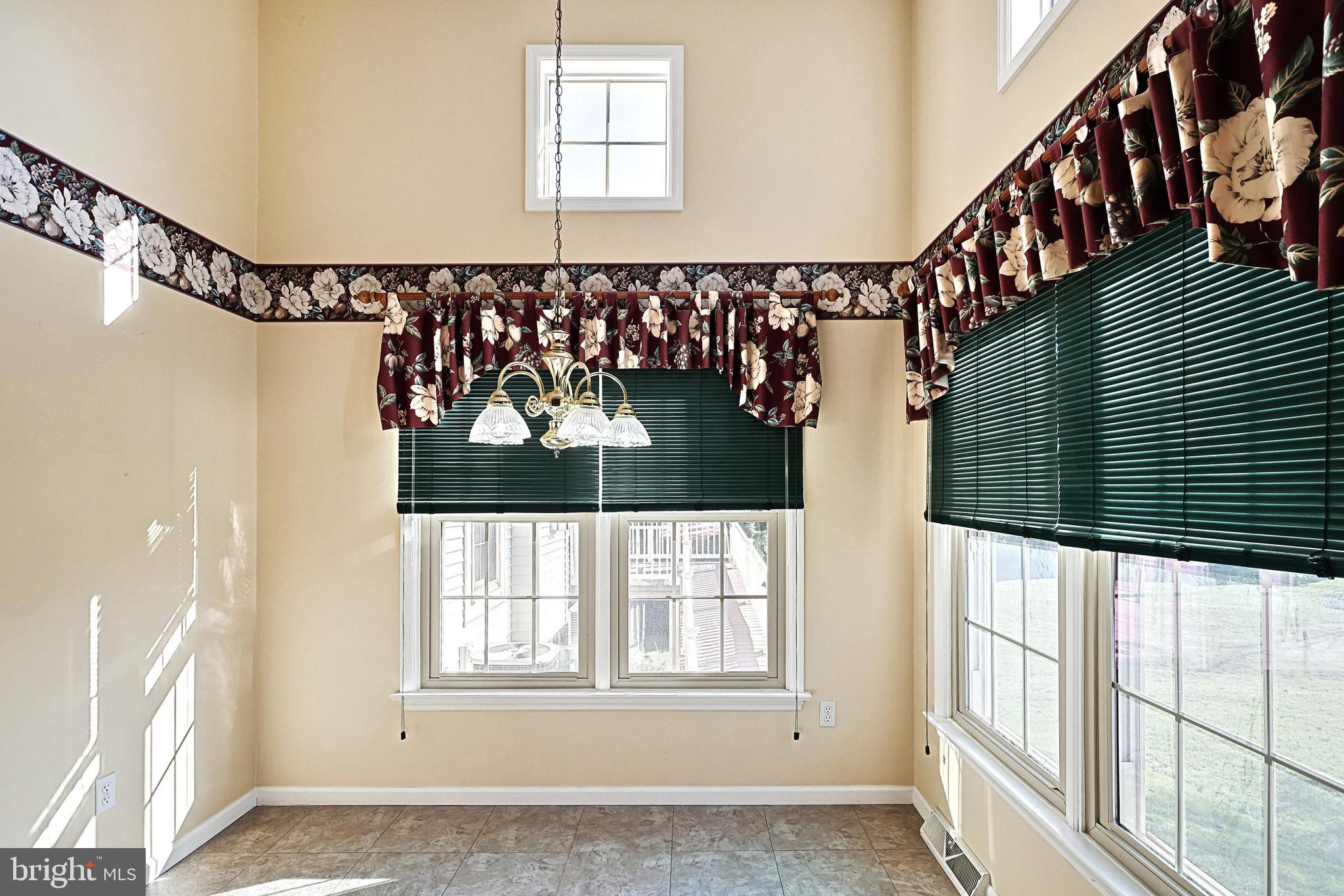 HONEY RUN CONDOS - Residential