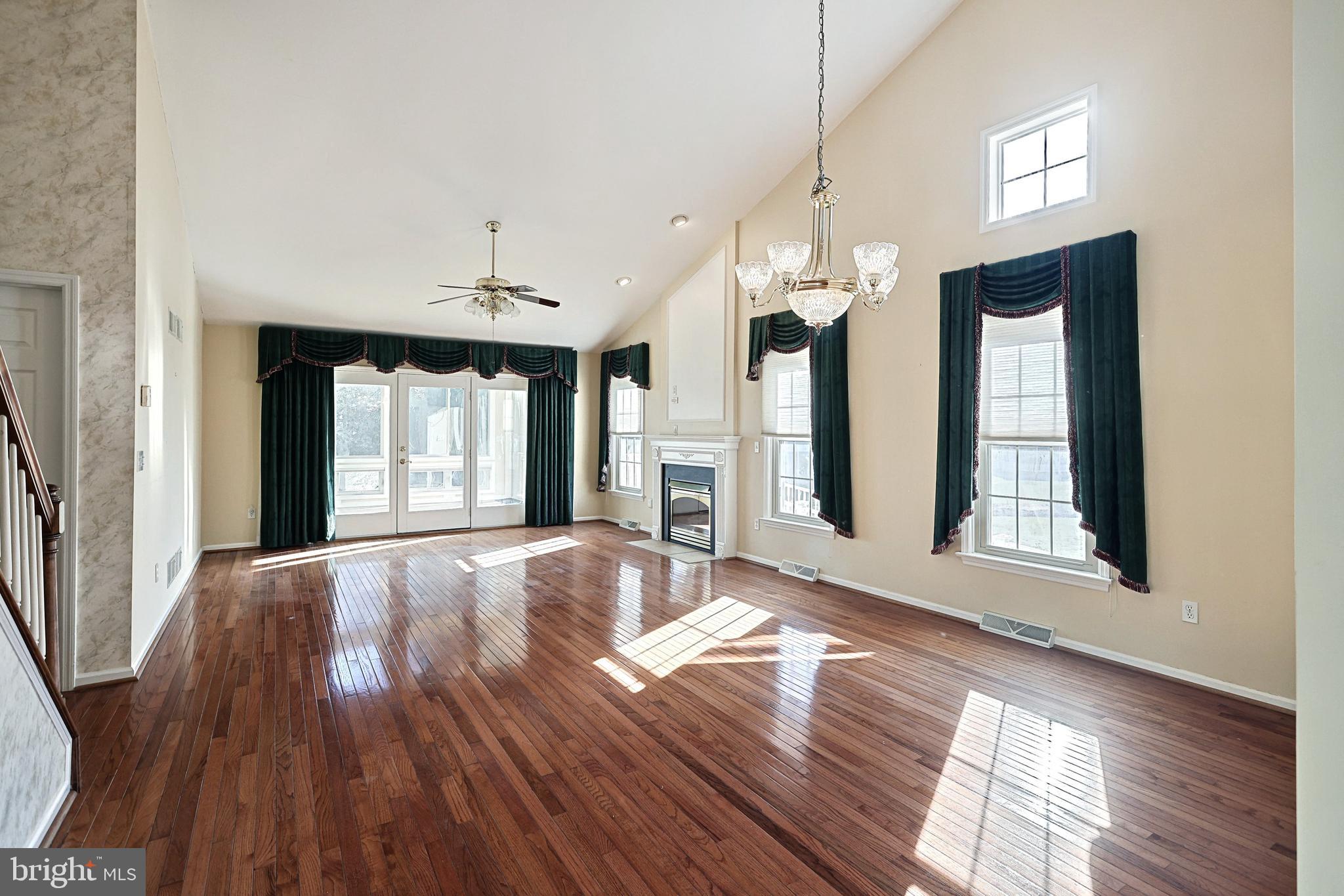 HONEY RUN CONDOS - Residential