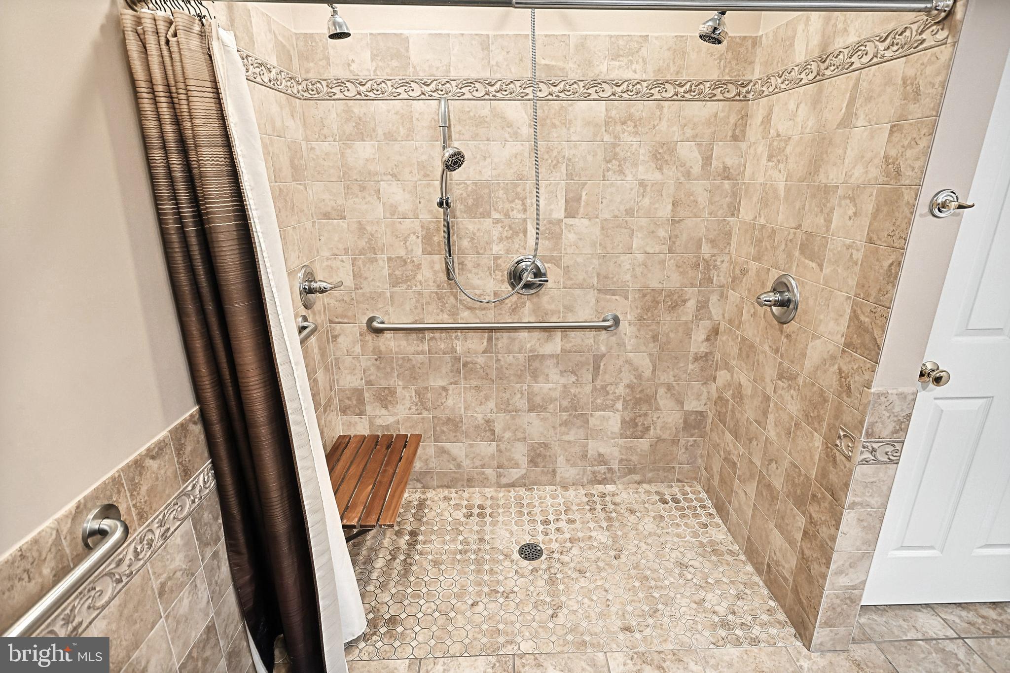 HONEY RUN CONDOS - Residential