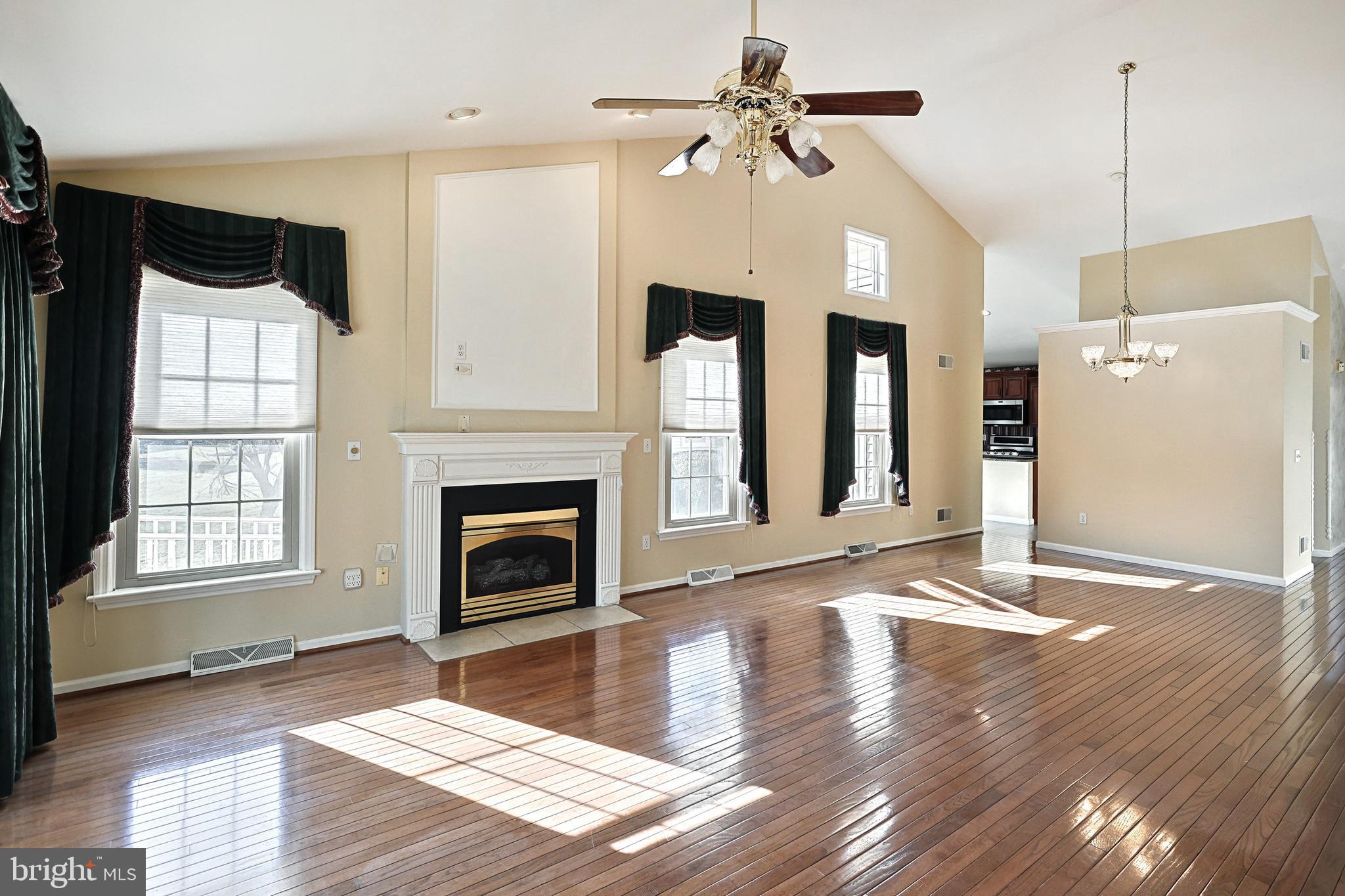 HONEY RUN CONDOS - Residential