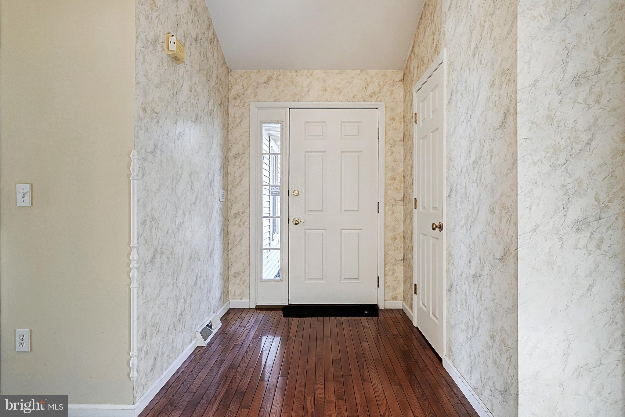 HONEY RUN CONDOS - Residential