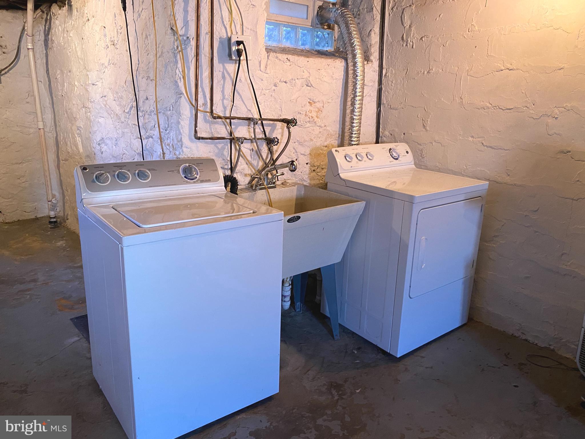 WOODBERRY - Residential Lease