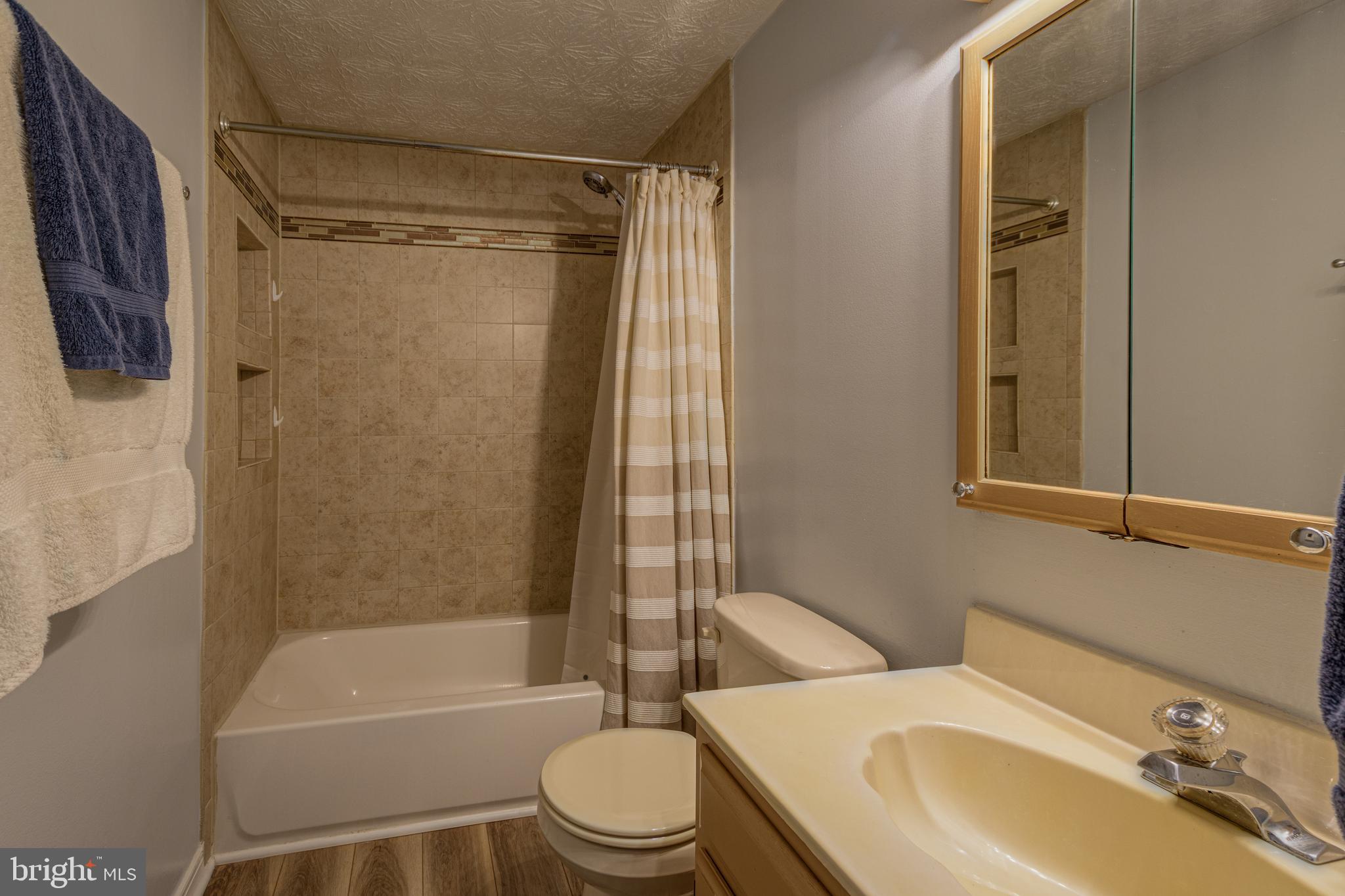 UPTON VILLAGE NORTH - Residential