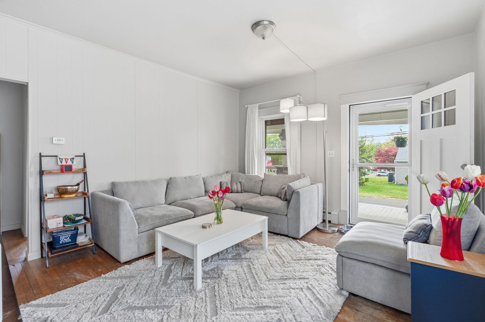 HORSHAM MEADOWS - Residential Income