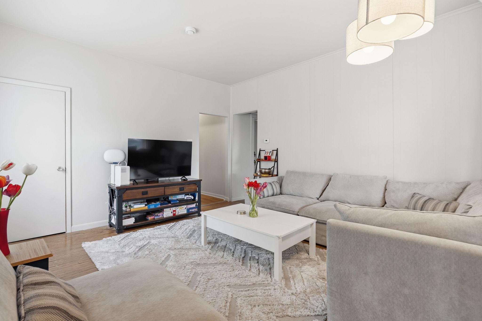 HORSHAM MEADOWS - Residential Income