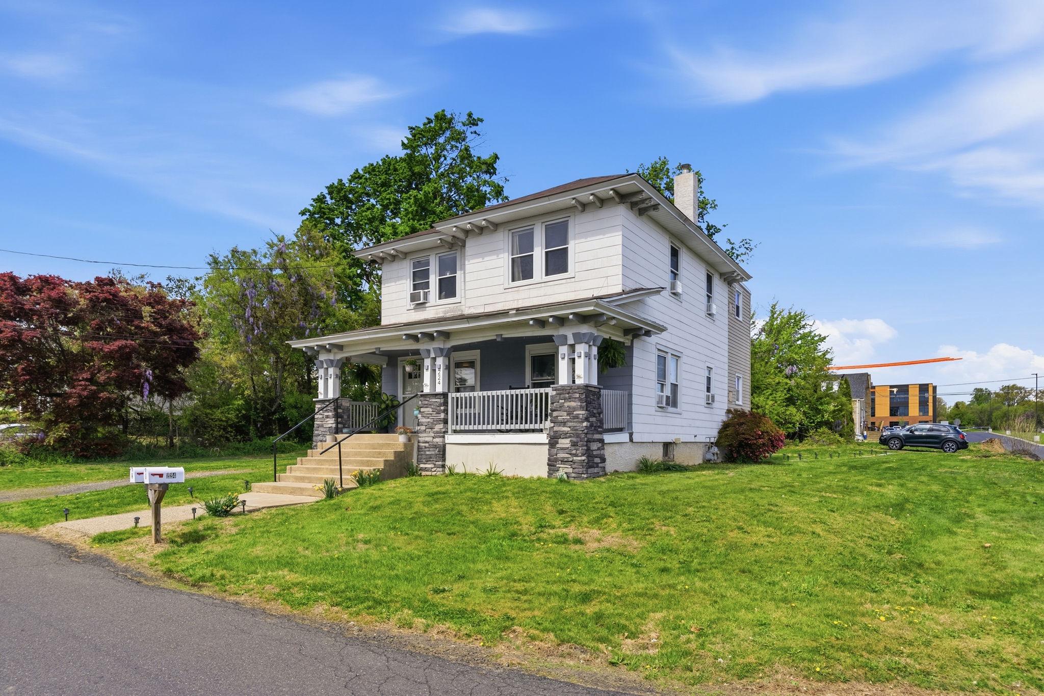 HORSHAM MEADOWS - Residential Income