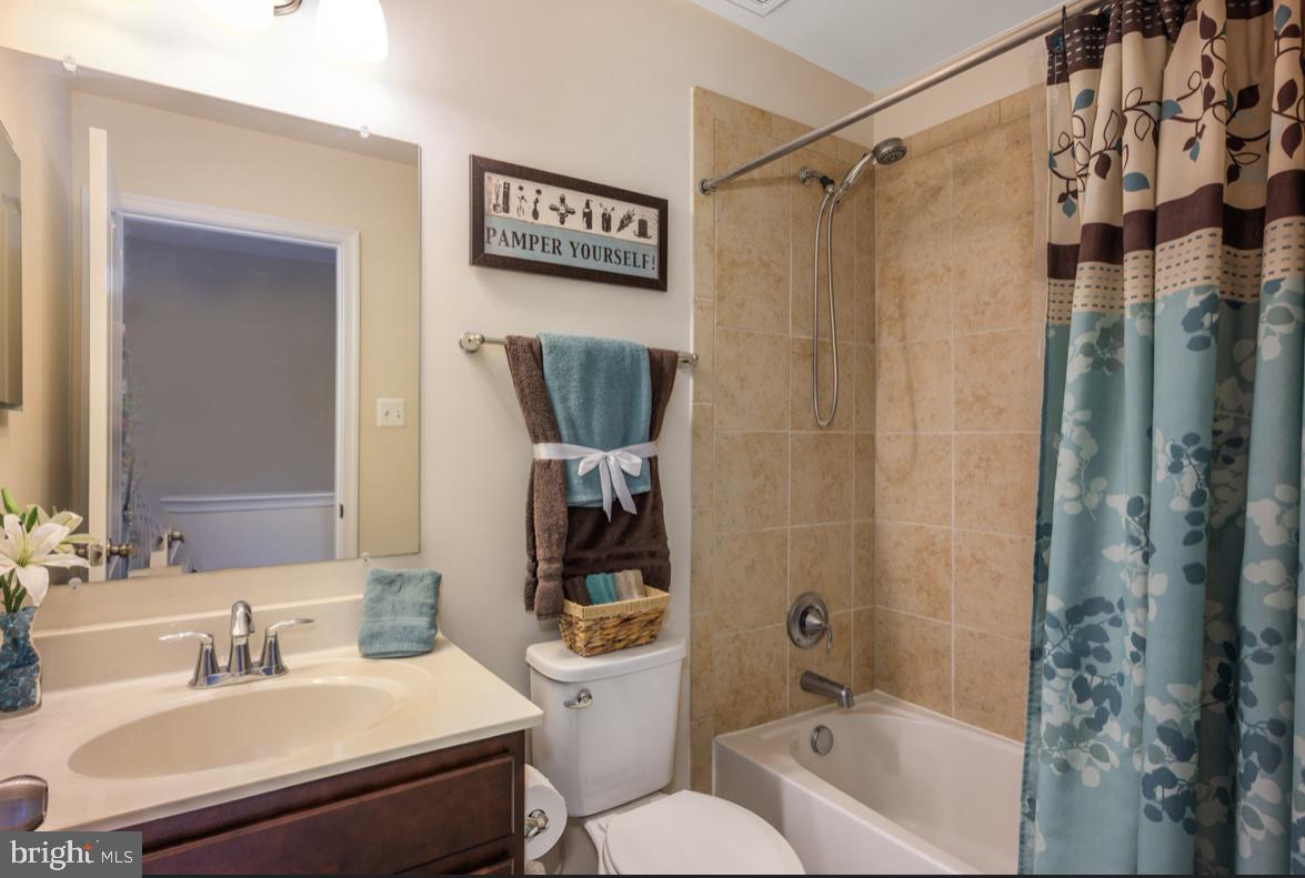 THE POINTE AT TANYARD SPRINGS - Residential