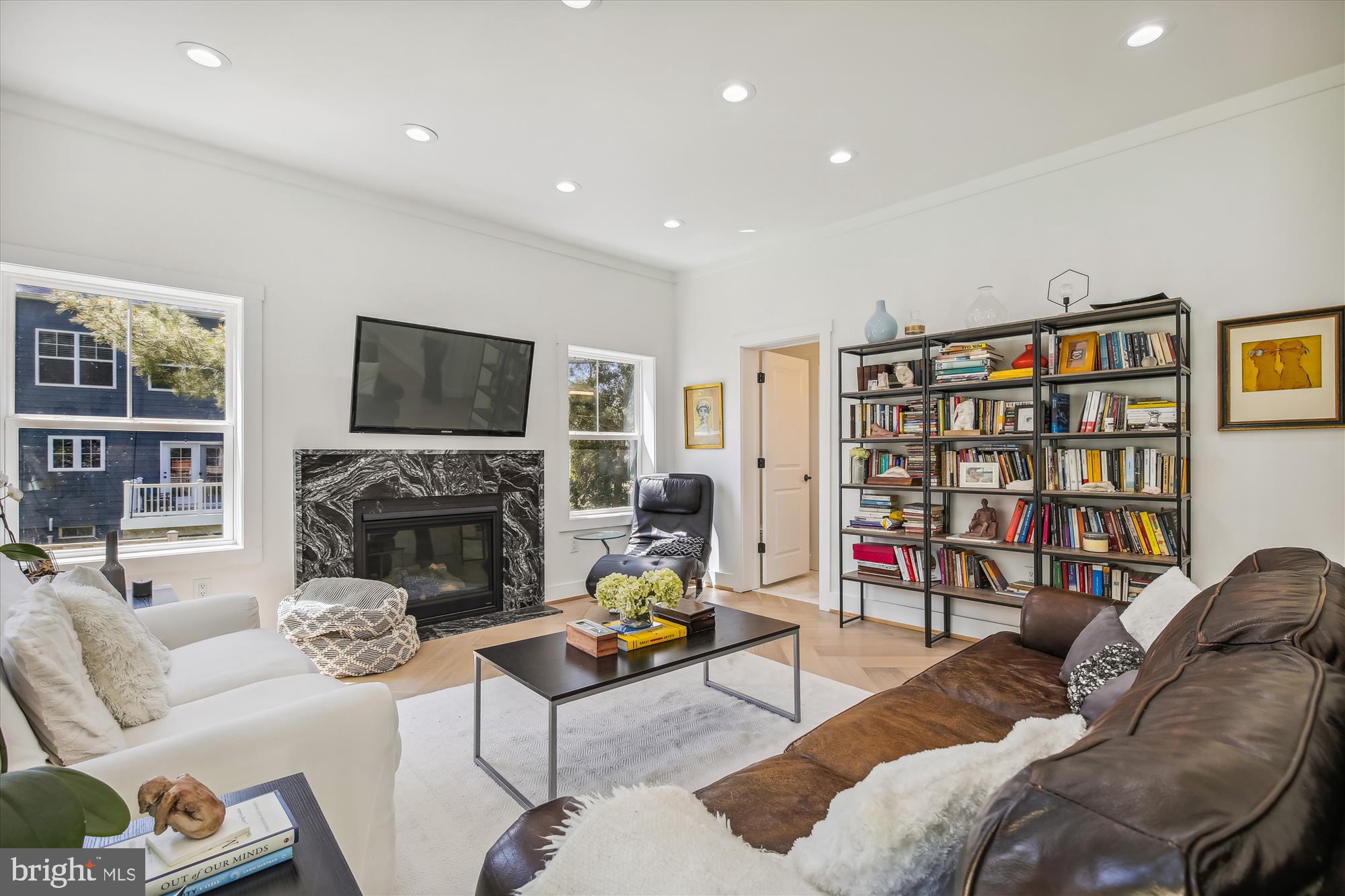 VIENNA WOODS - Residential