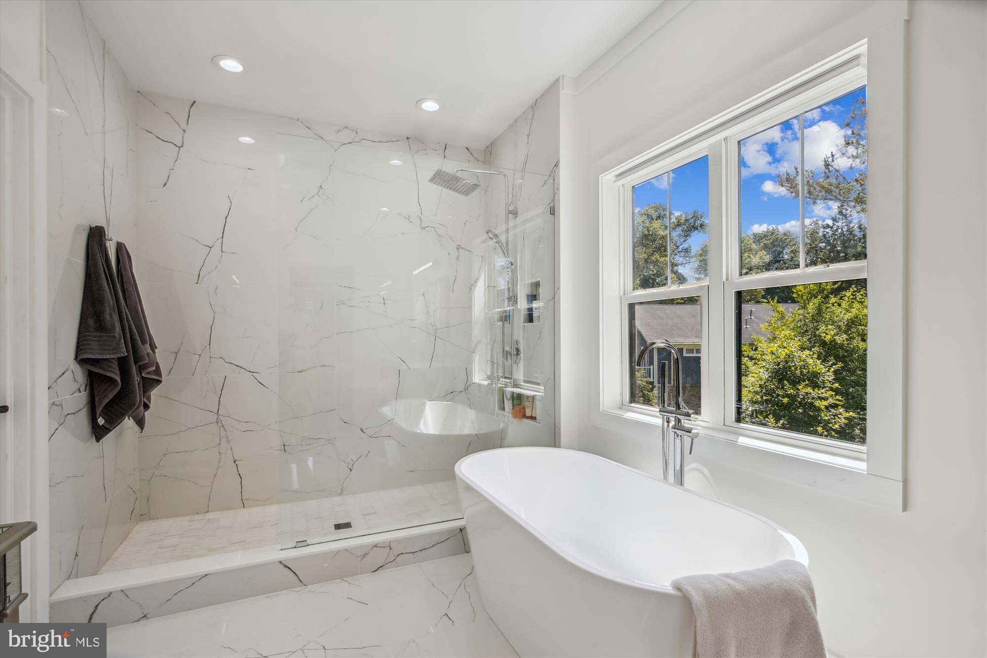 VIENNA WOODS - Residential