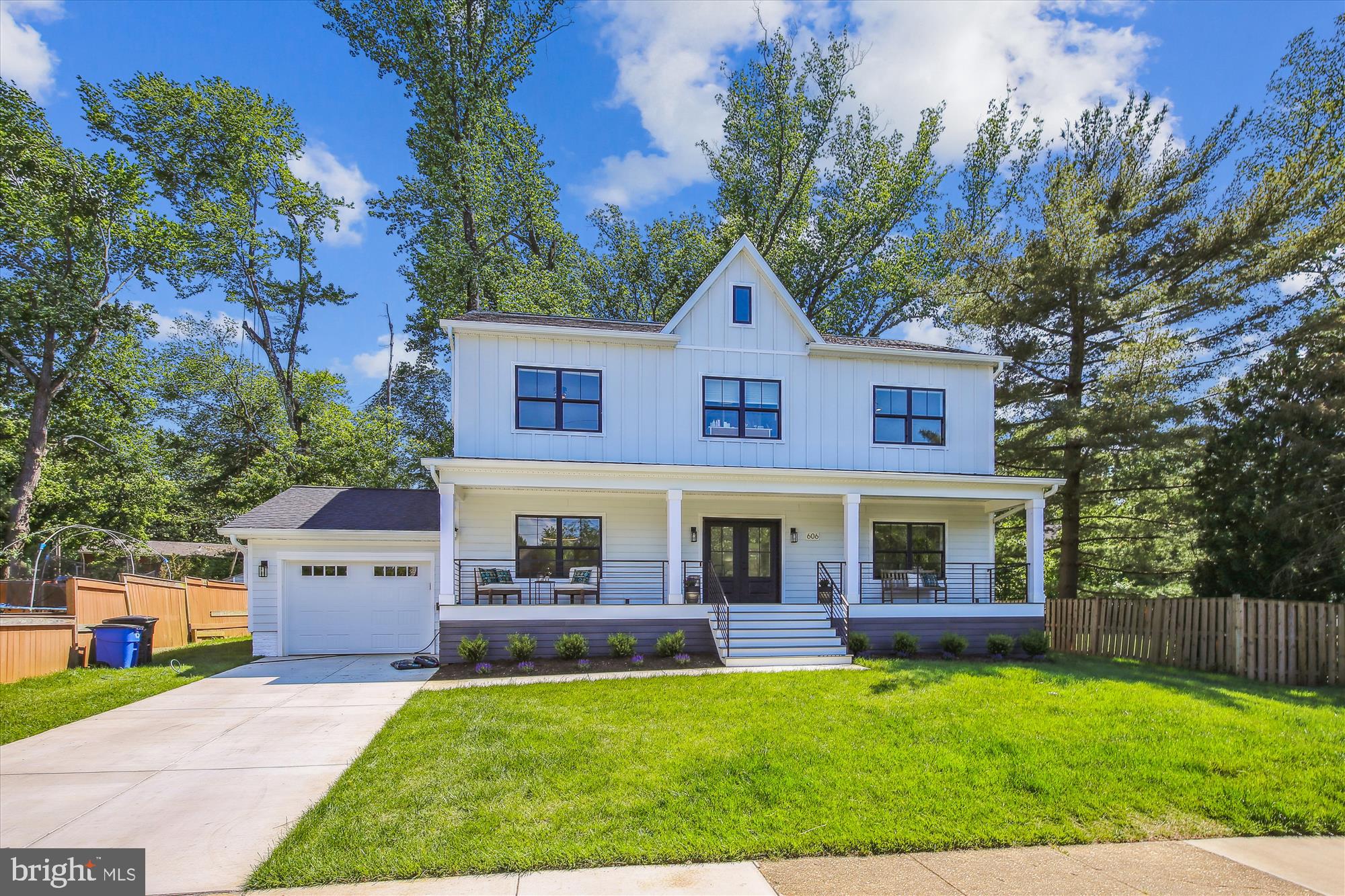 VIENNA WOODS - Residential