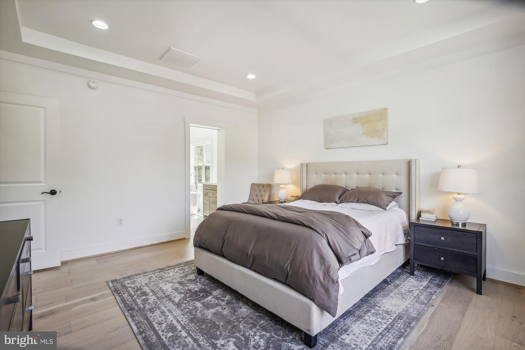 VIENNA WOODS - Residential