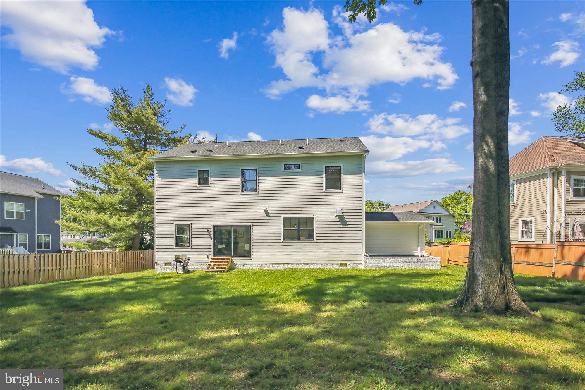 VIENNA WOODS - Residential