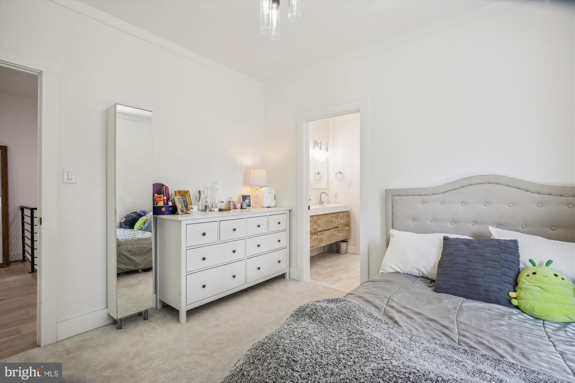 VIENNA WOODS - Residential