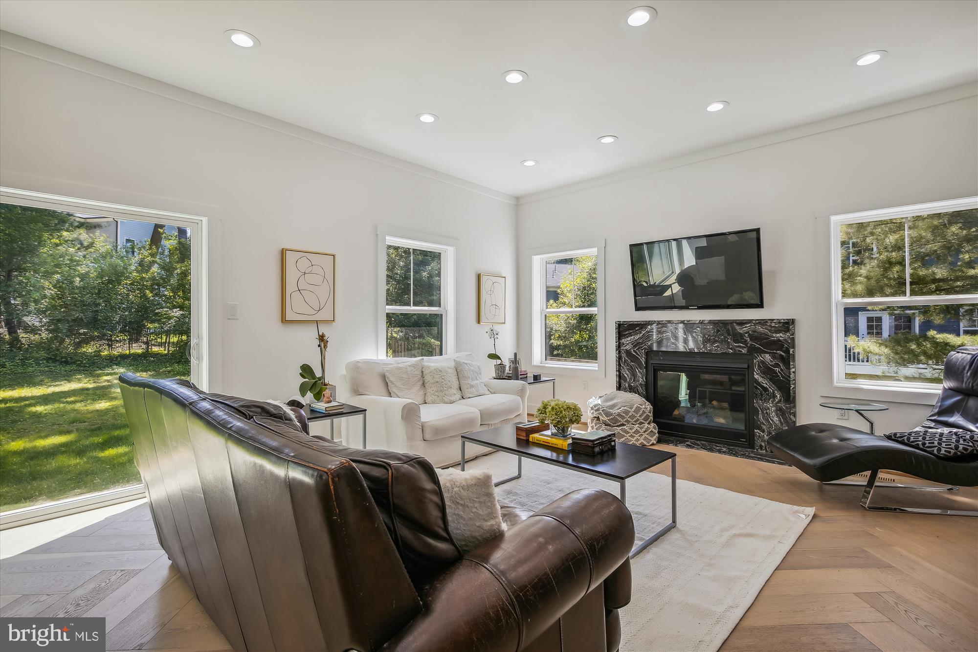 VIENNA WOODS - Residential