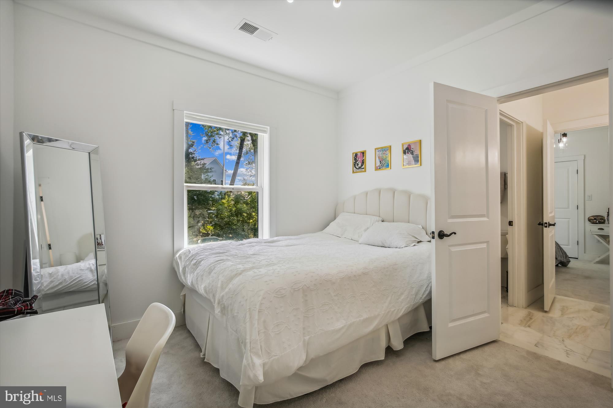 VIENNA WOODS - Residential