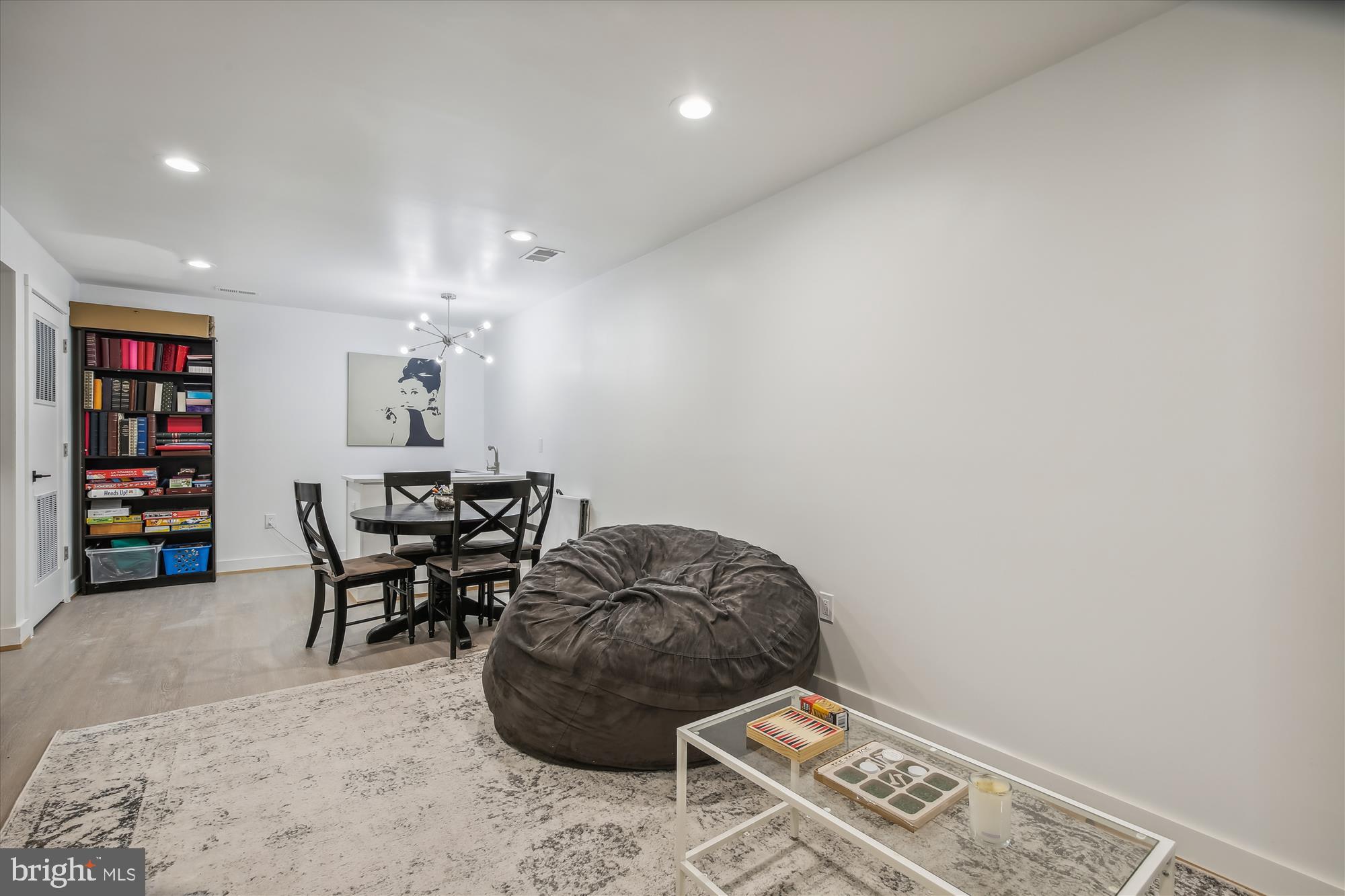 VIENNA WOODS - Residential