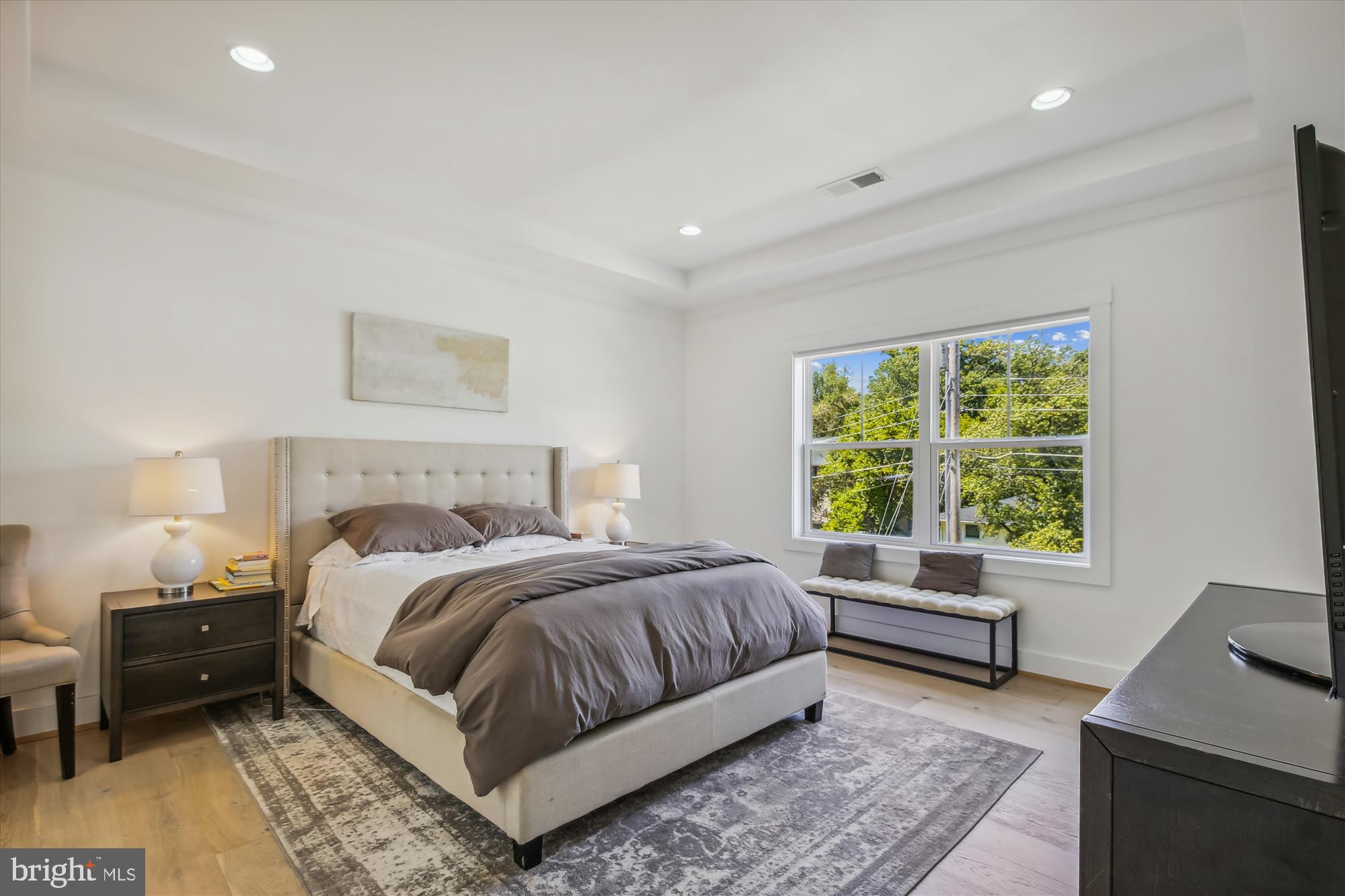 VIENNA WOODS - Residential