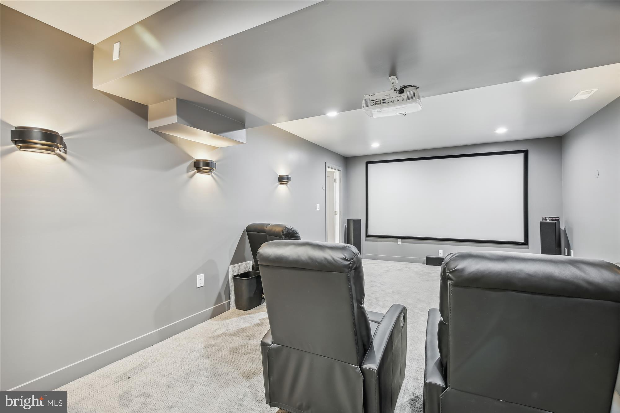 VIENNA WOODS - Residential