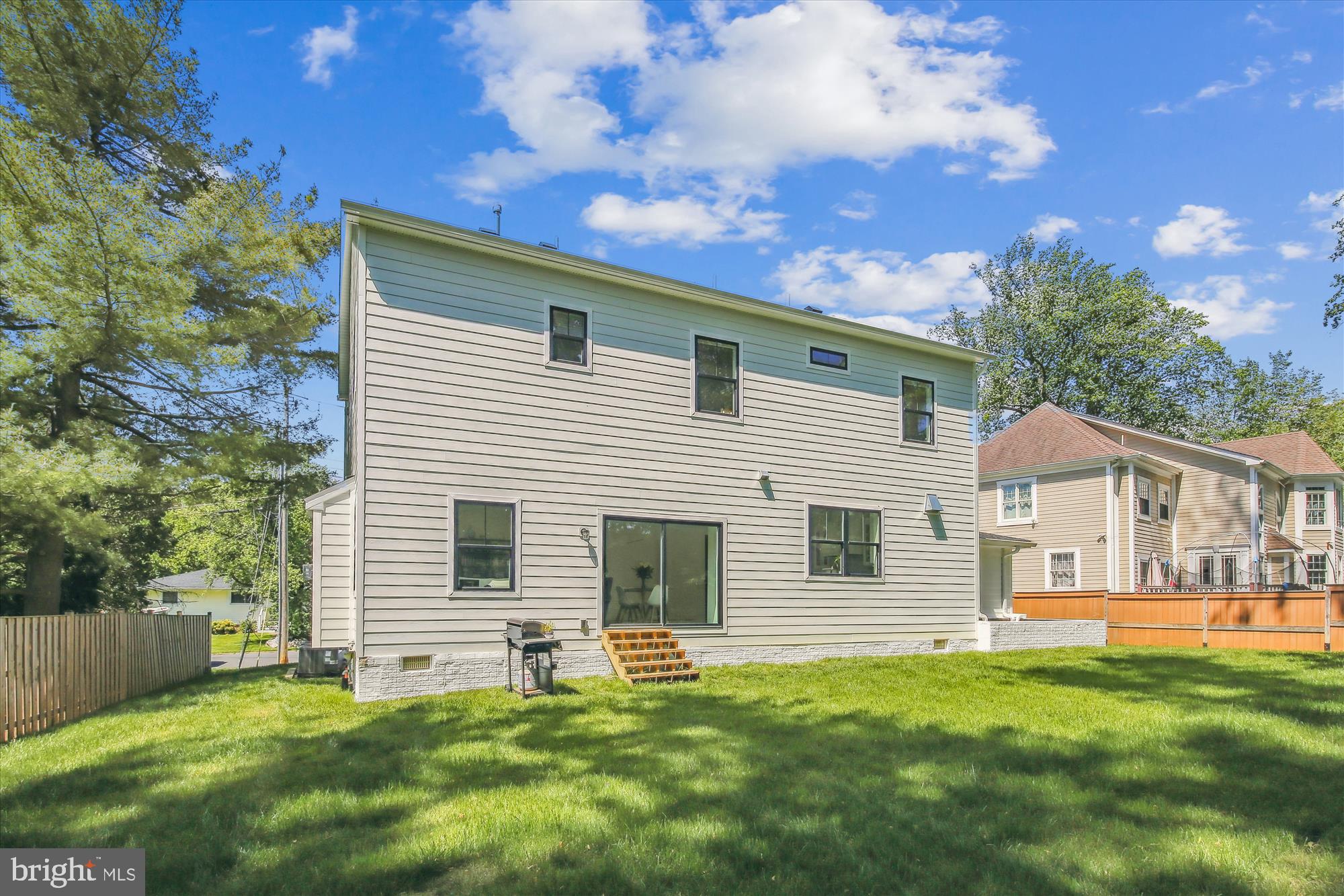 VIENNA WOODS - Residential