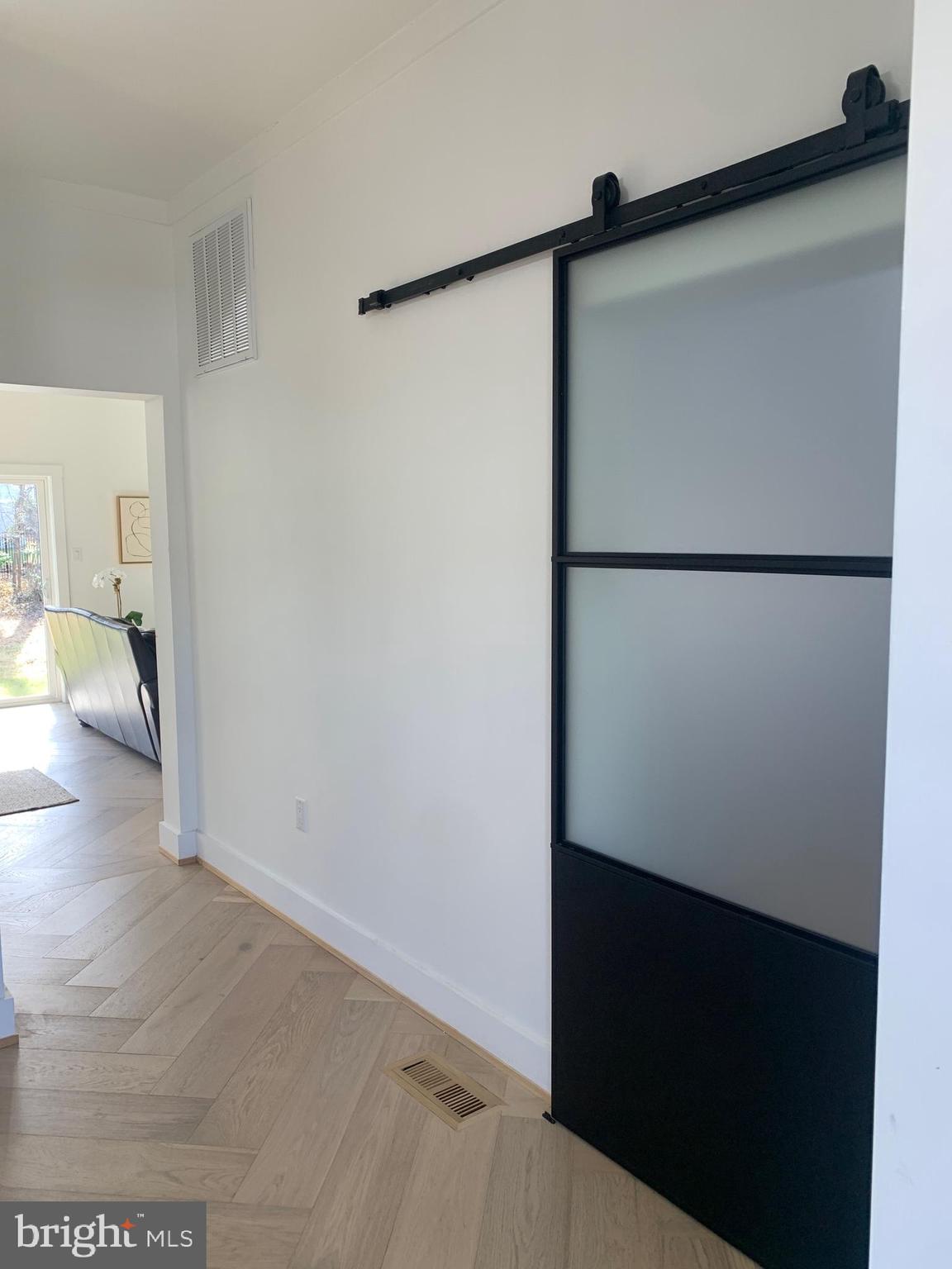 VIENNA WOODS - Residential