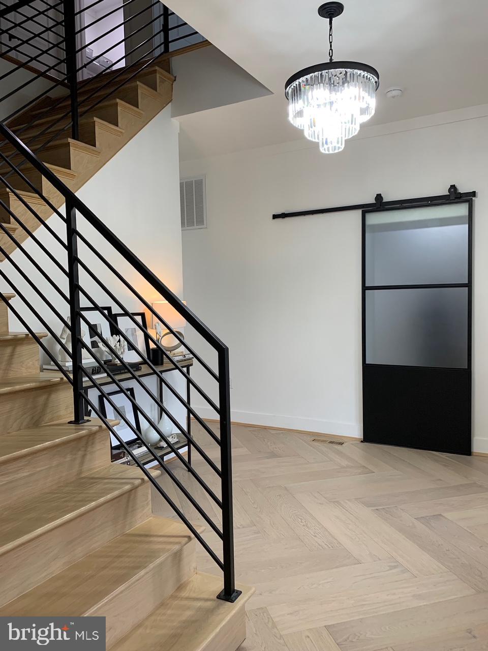 VIENNA WOODS - Residential