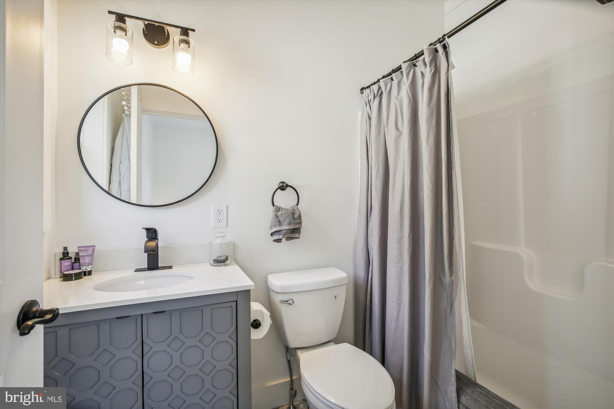 VIENNA WOODS - Residential