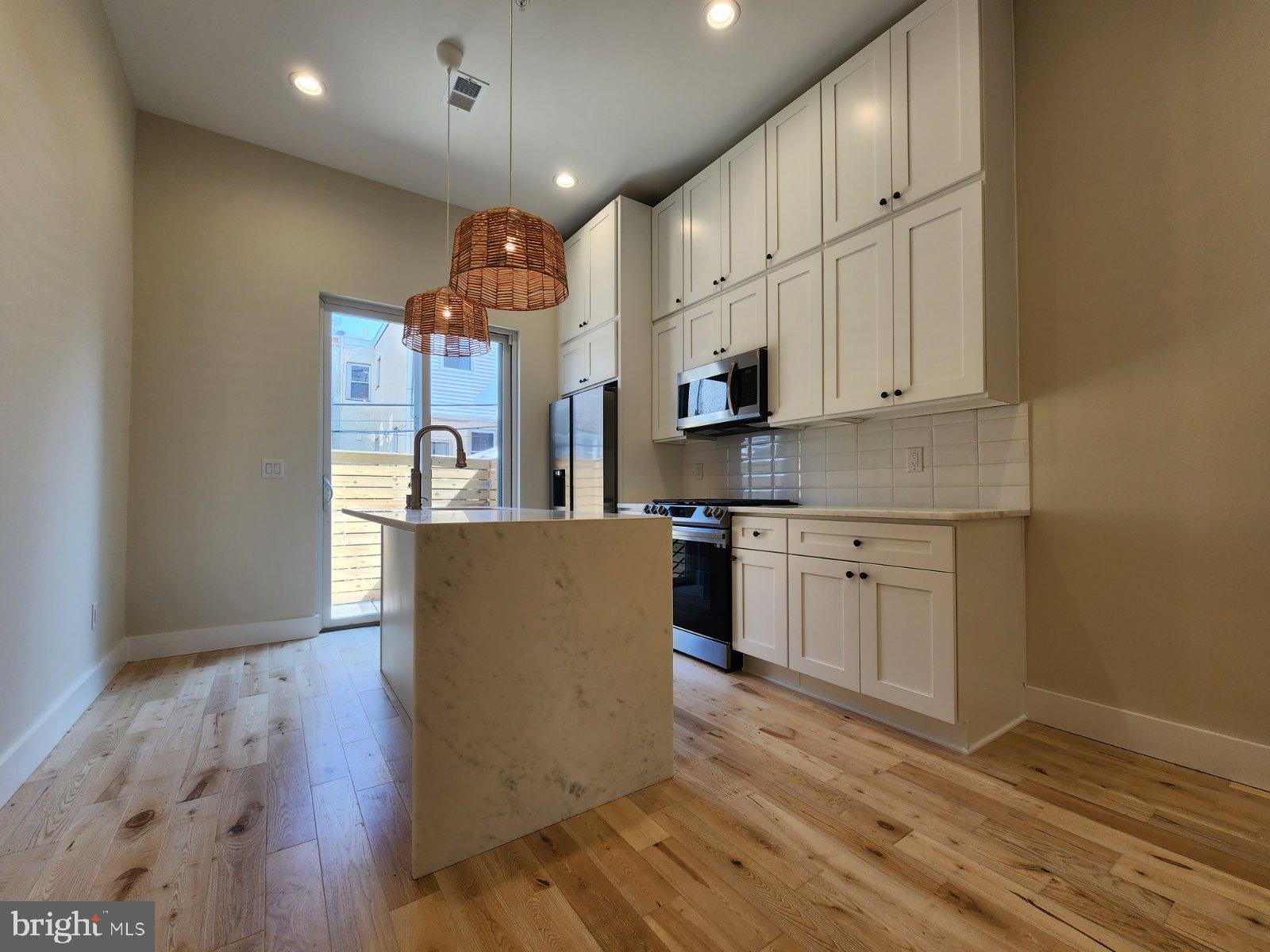 POINT BREEZE - Residential Lease