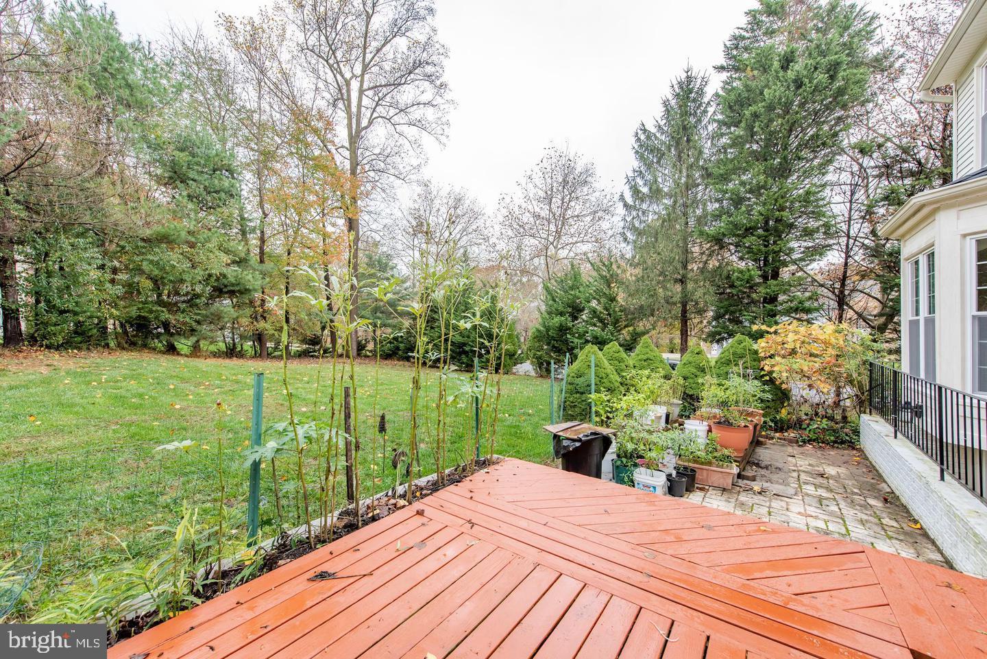 BURLEIGH MANOR - Residential Lease