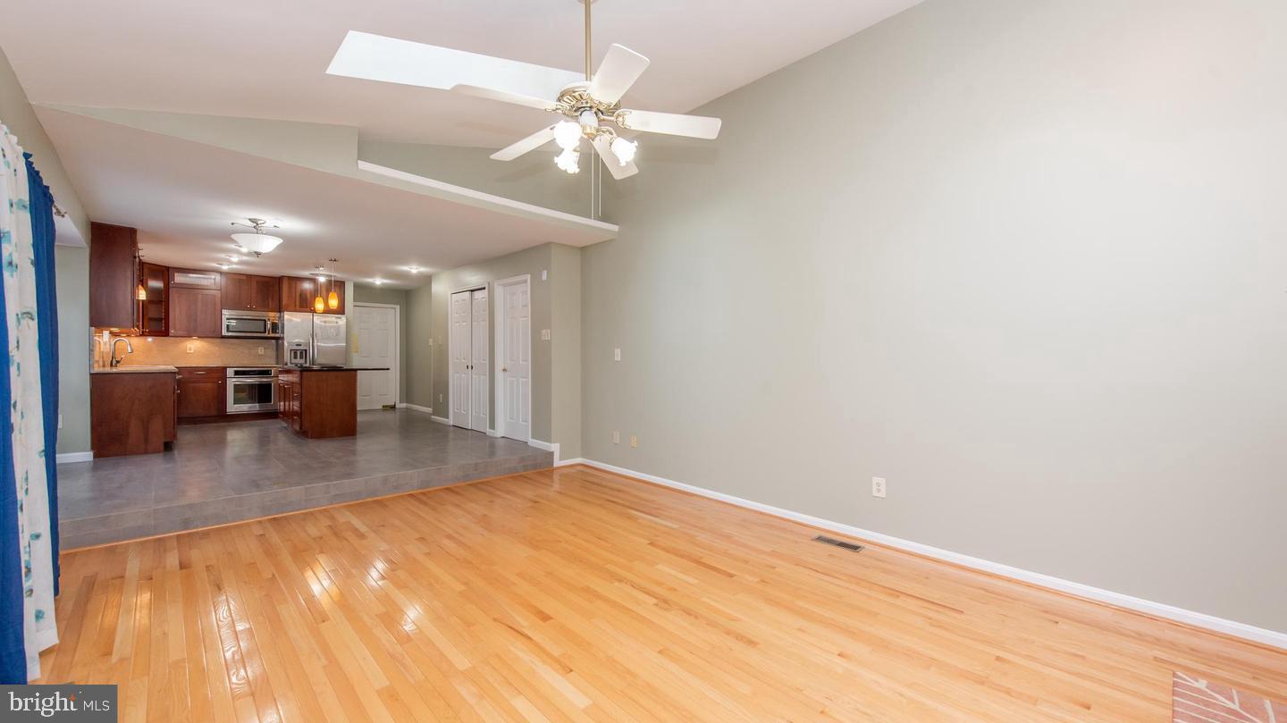 BURLEIGH MANOR - Residential Lease