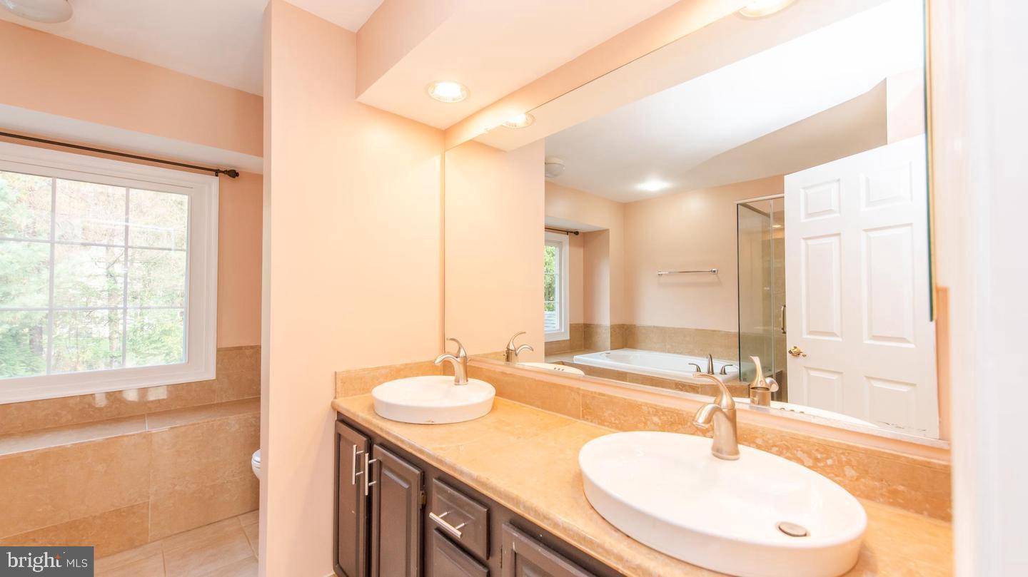 BURLEIGH MANOR - Residential Lease