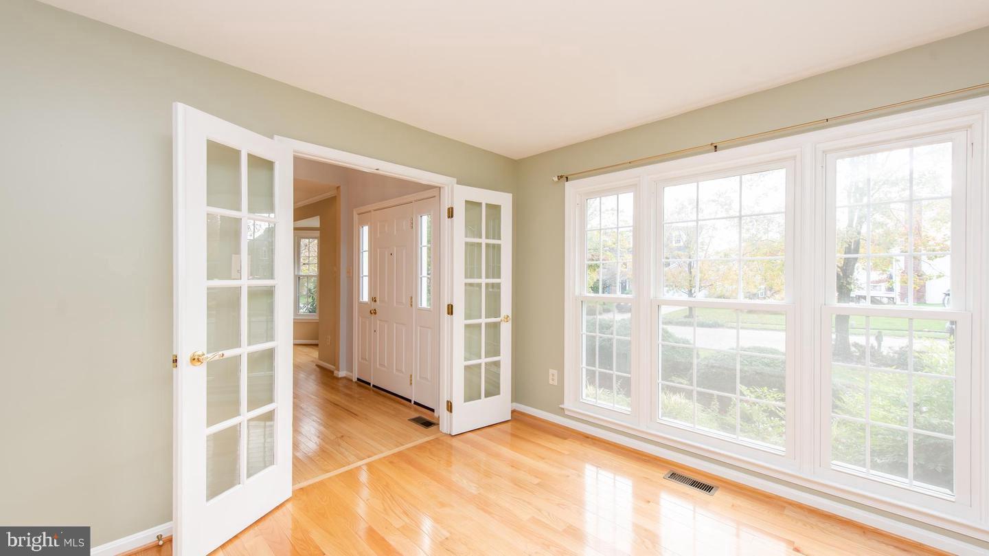 BURLEIGH MANOR - Residential Lease