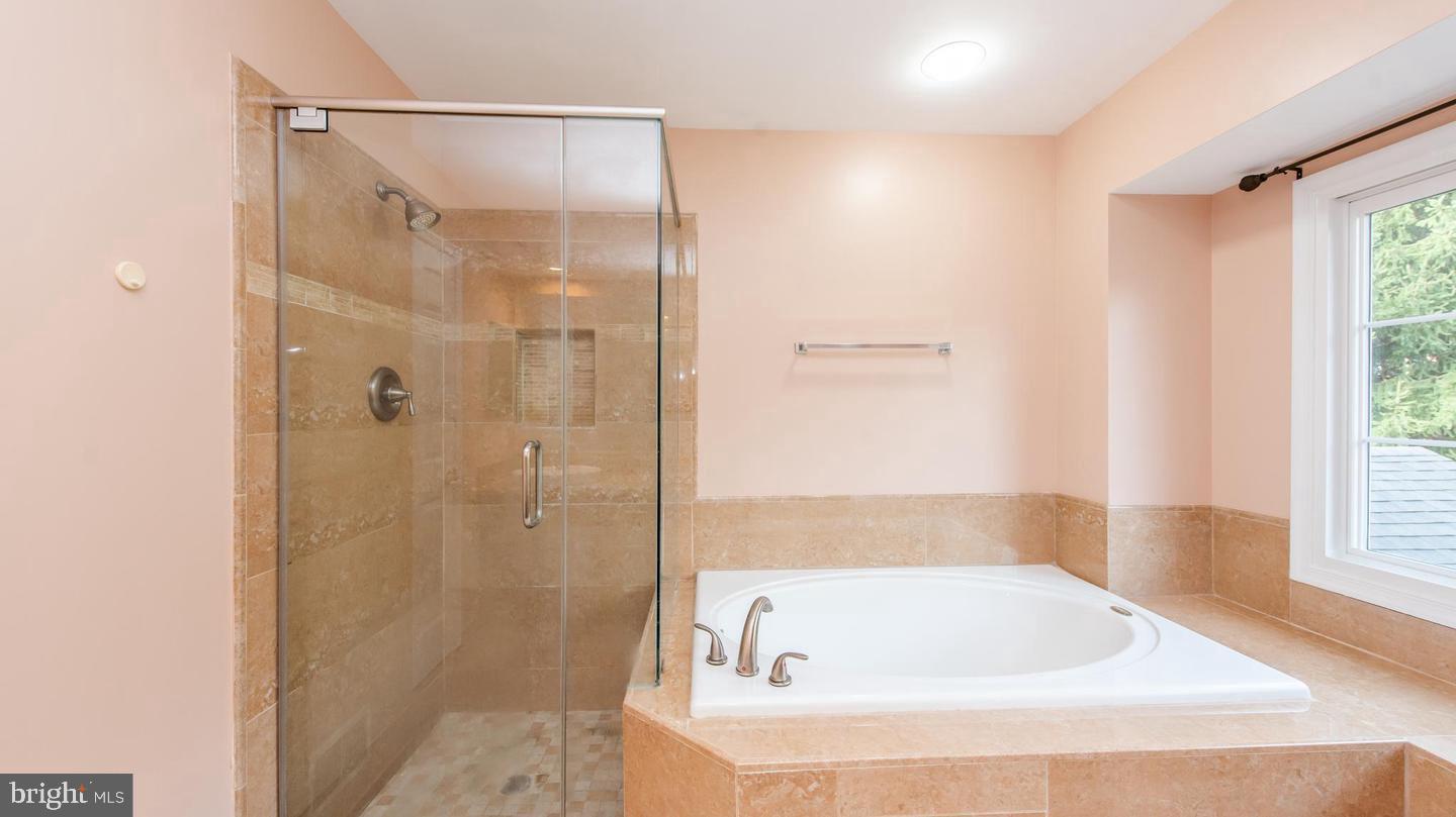 BURLEIGH MANOR - Residential Lease