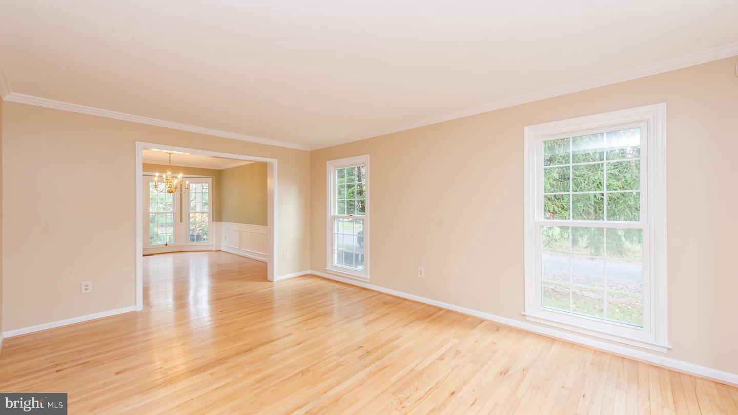 BURLEIGH MANOR - Residential Lease