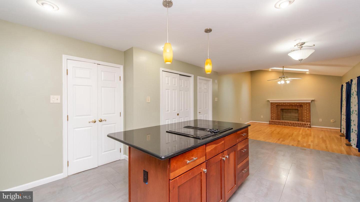 BURLEIGH MANOR - Residential Lease