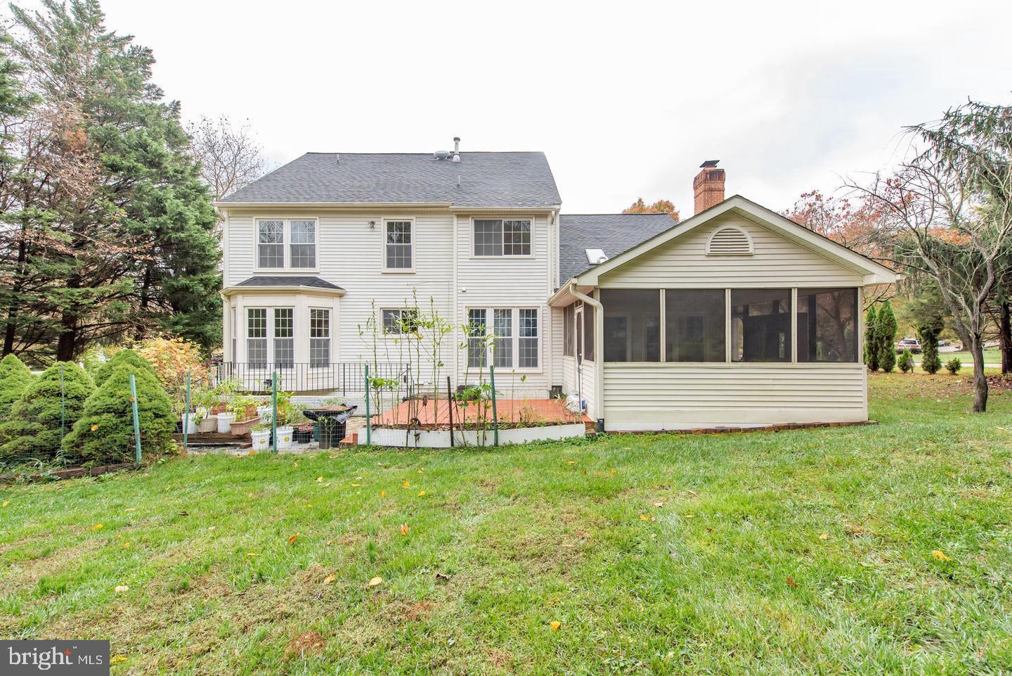 BURLEIGH MANOR - Residential Lease