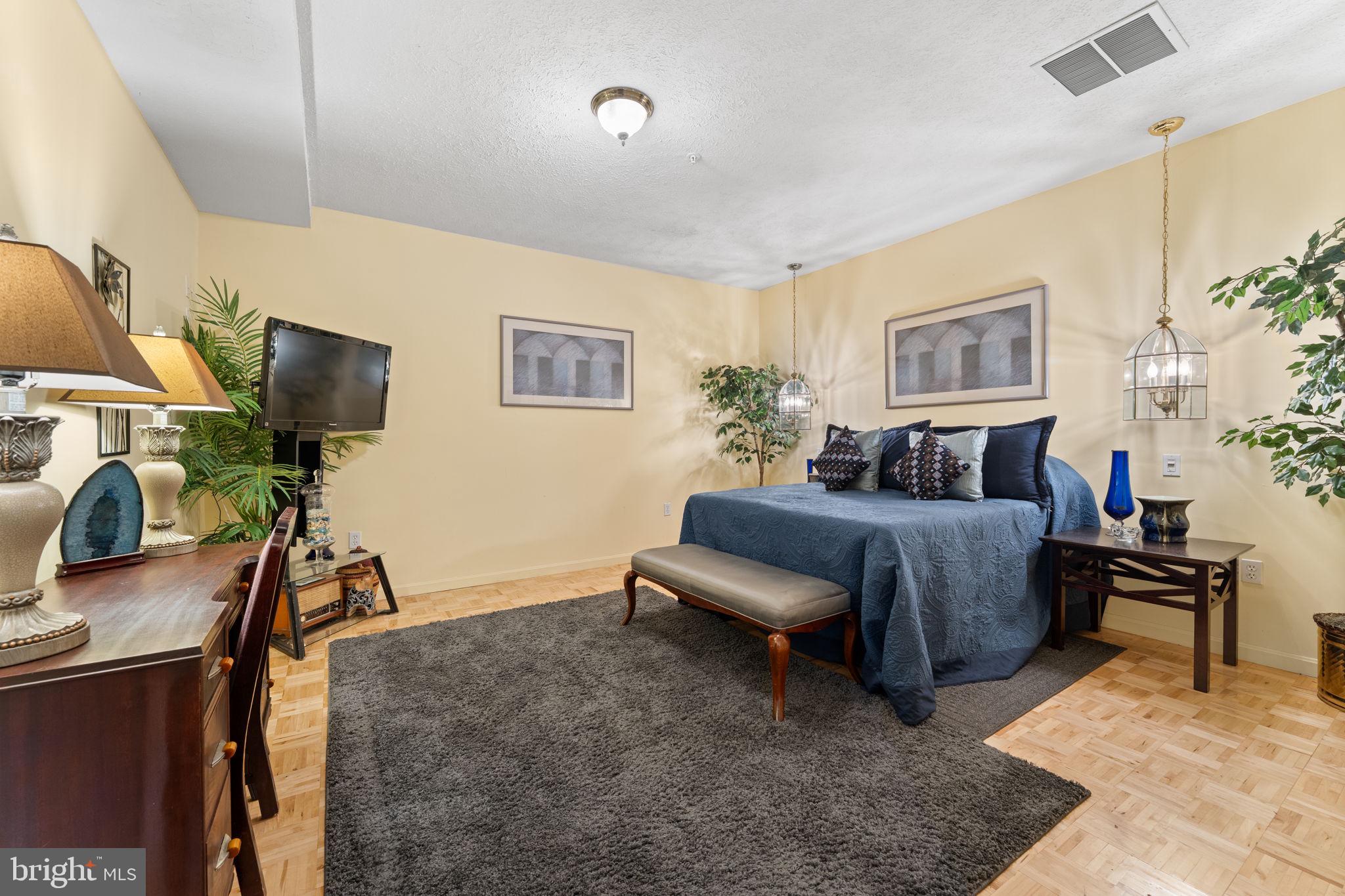 CHELTENHAM - Residential