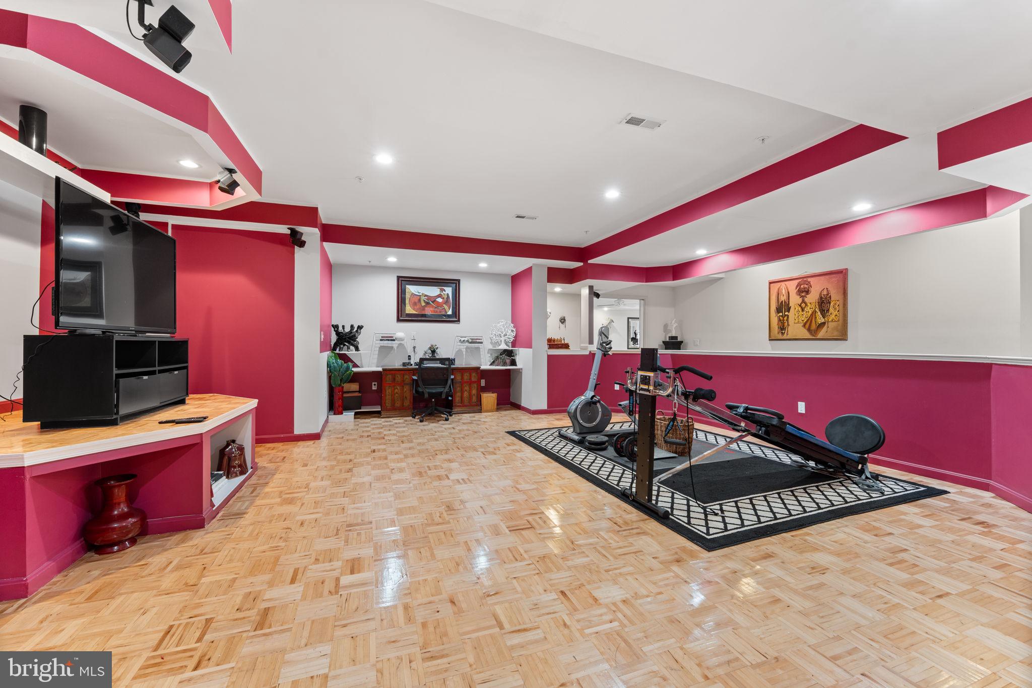 CHELTENHAM - Residential