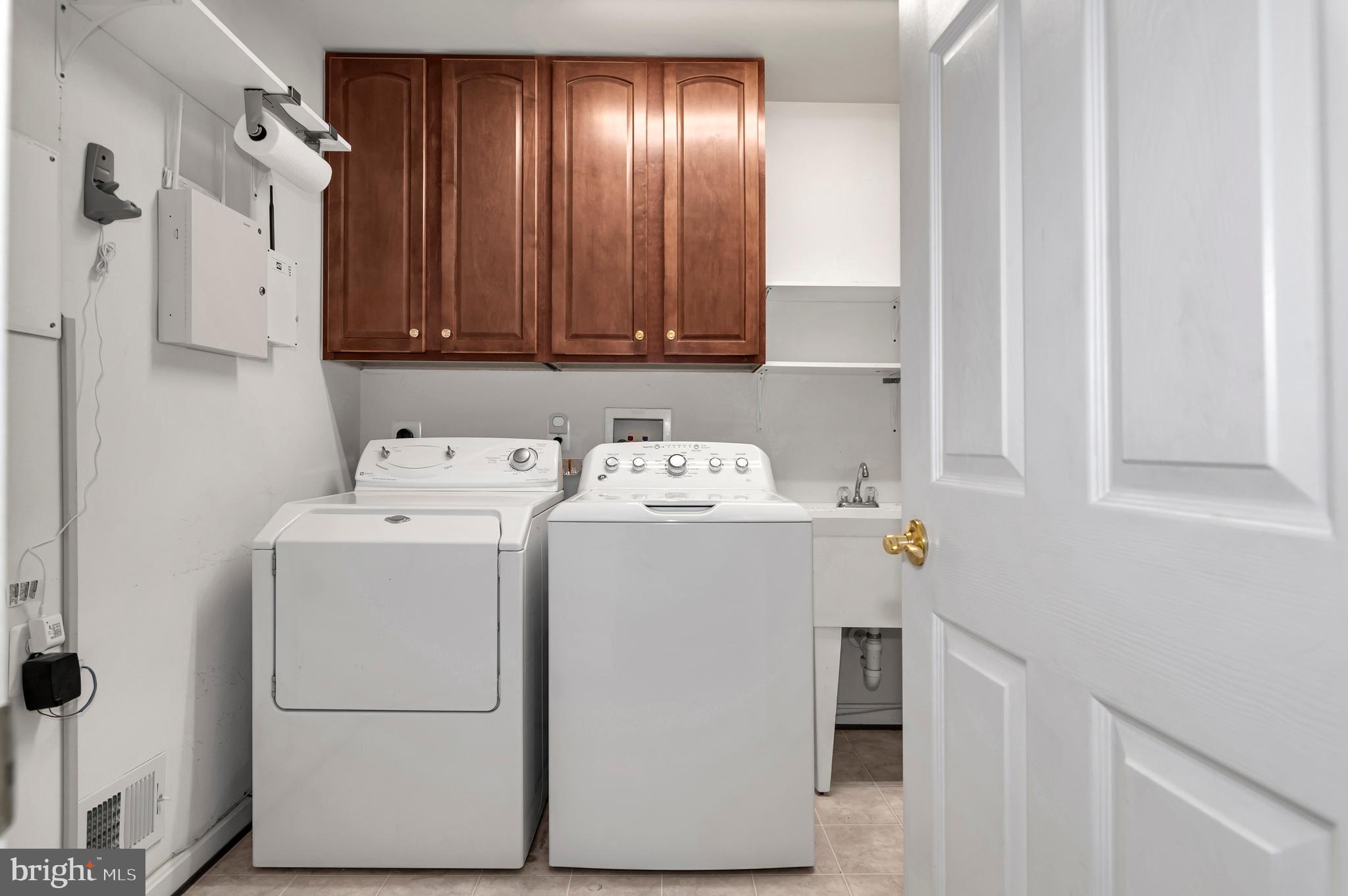 FOUR SEASONS IN HISTORIC VIRGINIA - Residential