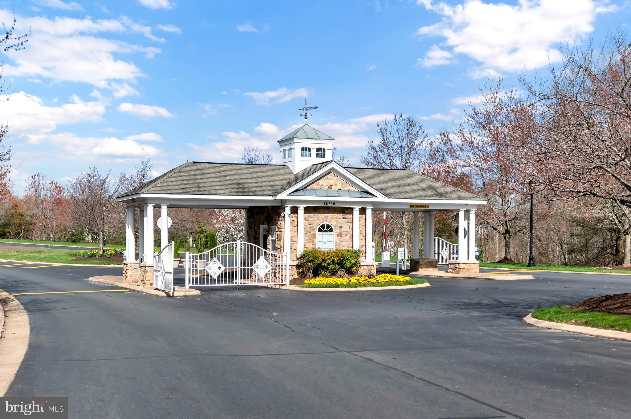 FOUR SEASONS IN HISTORIC VIRGINIA - Residential