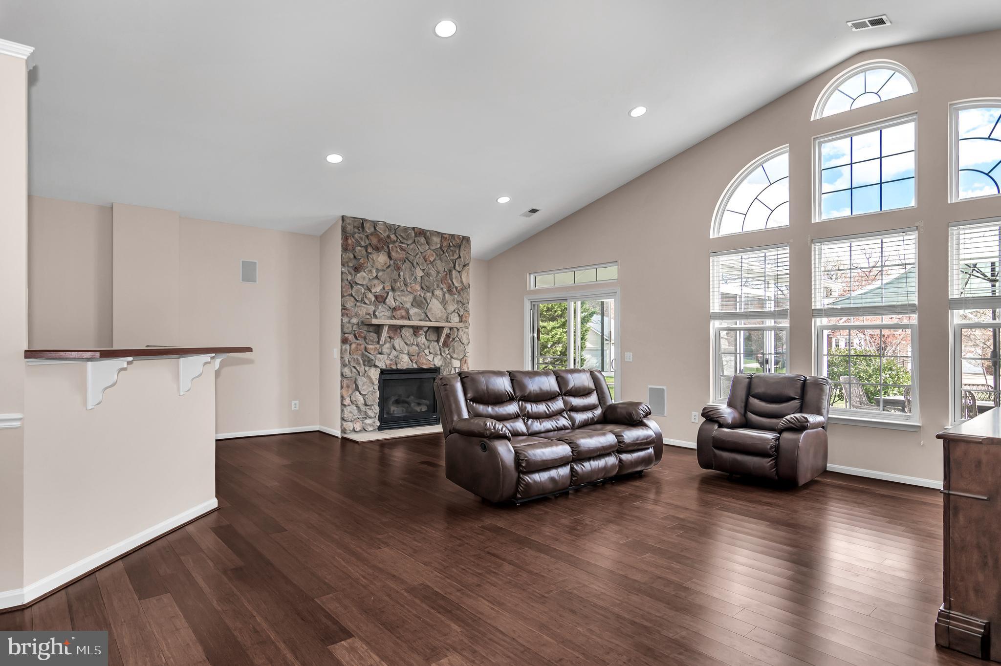 FOUR SEASONS IN HISTORIC VIRGINIA - Residential