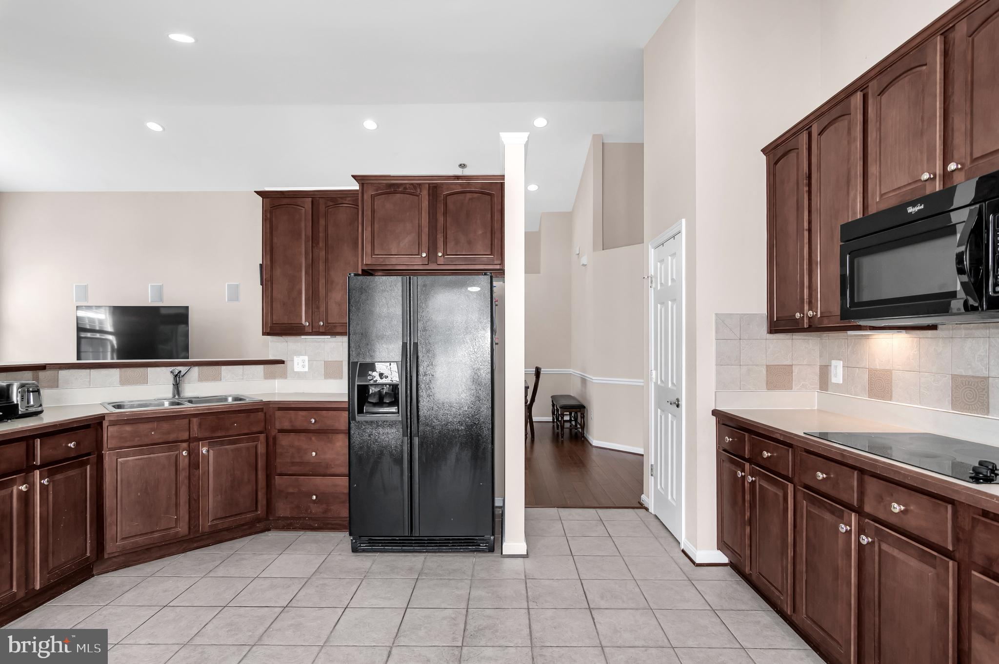 FOUR SEASONS IN HISTORIC VIRGINIA - Residential