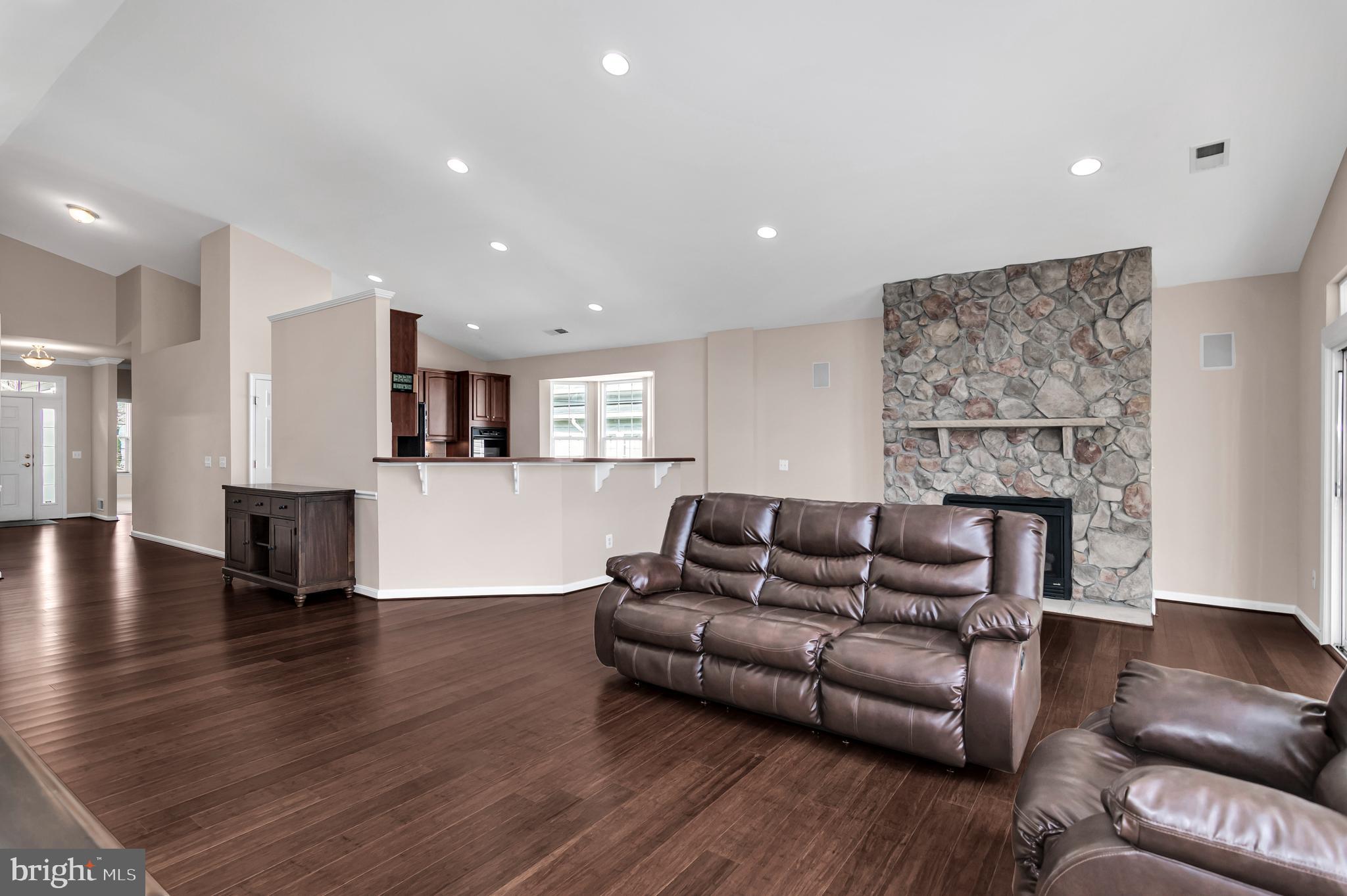 FOUR SEASONS IN HISTORIC VIRGINIA - Residential