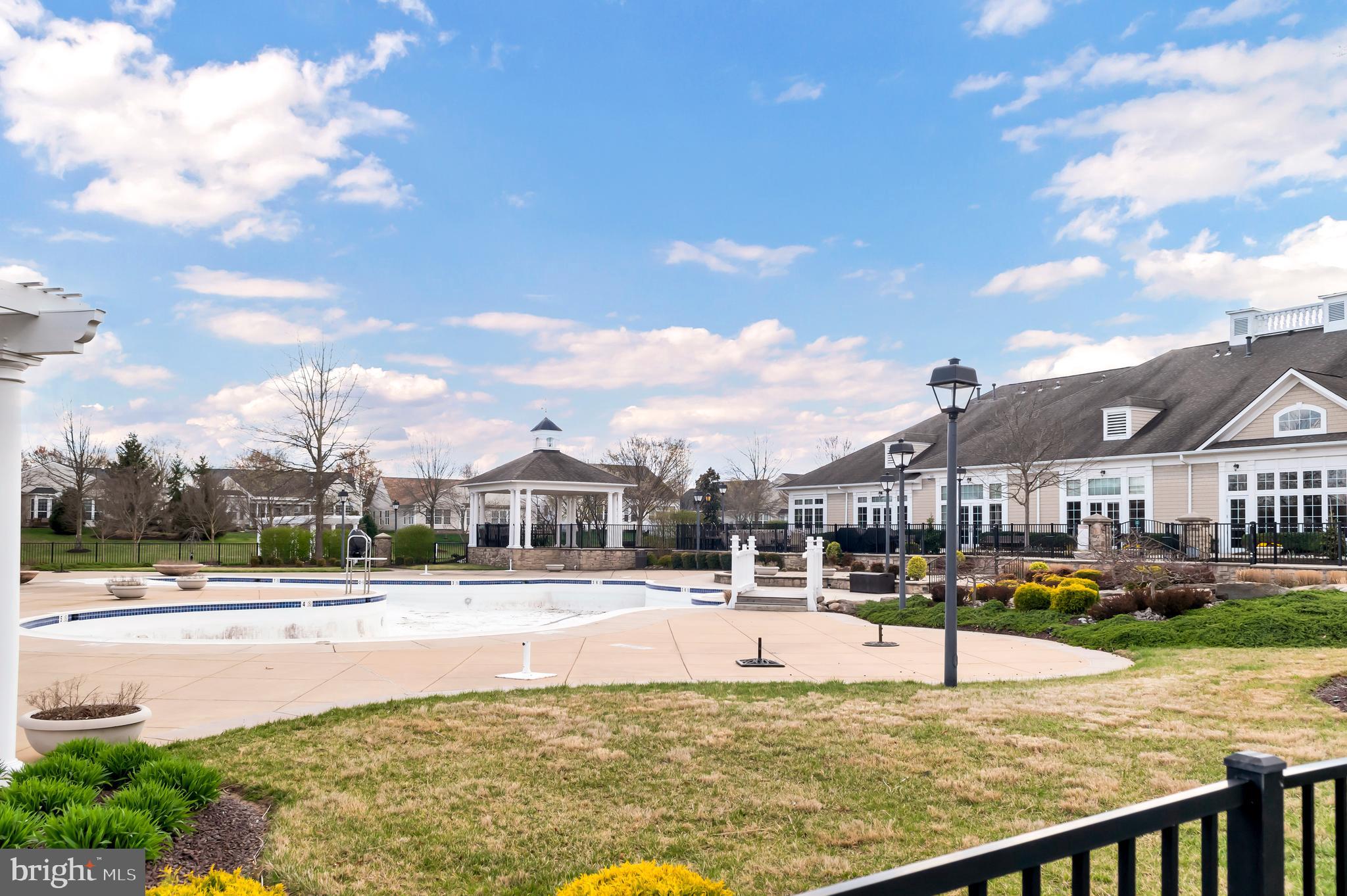 FOUR SEASONS IN HISTORIC VIRGINIA - Residential