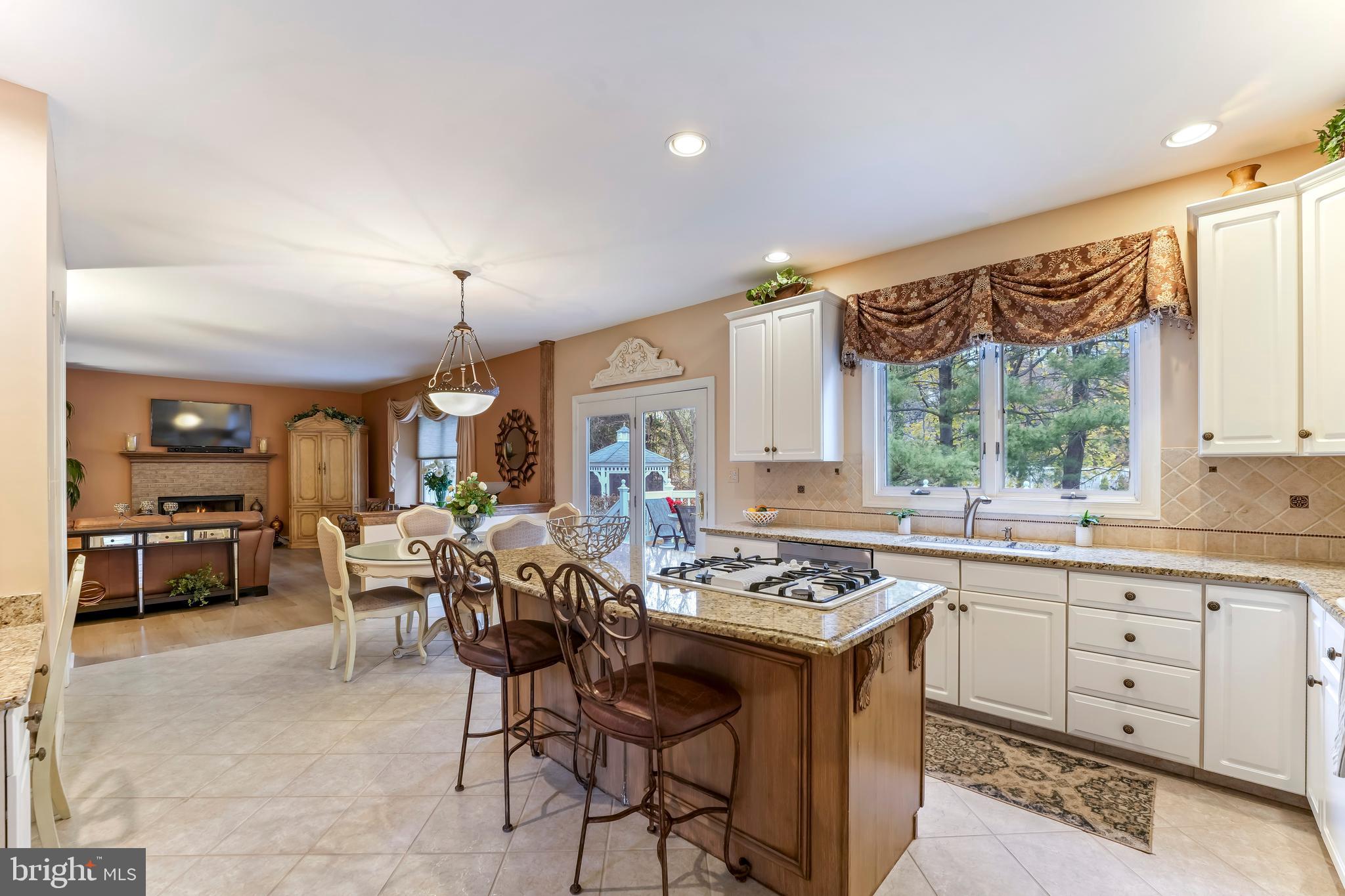 ROSE TREE ESTS - Residential