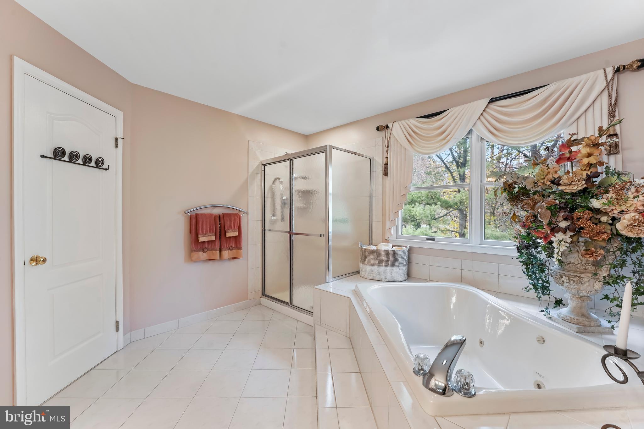 ROSE TREE ESTS - Residential