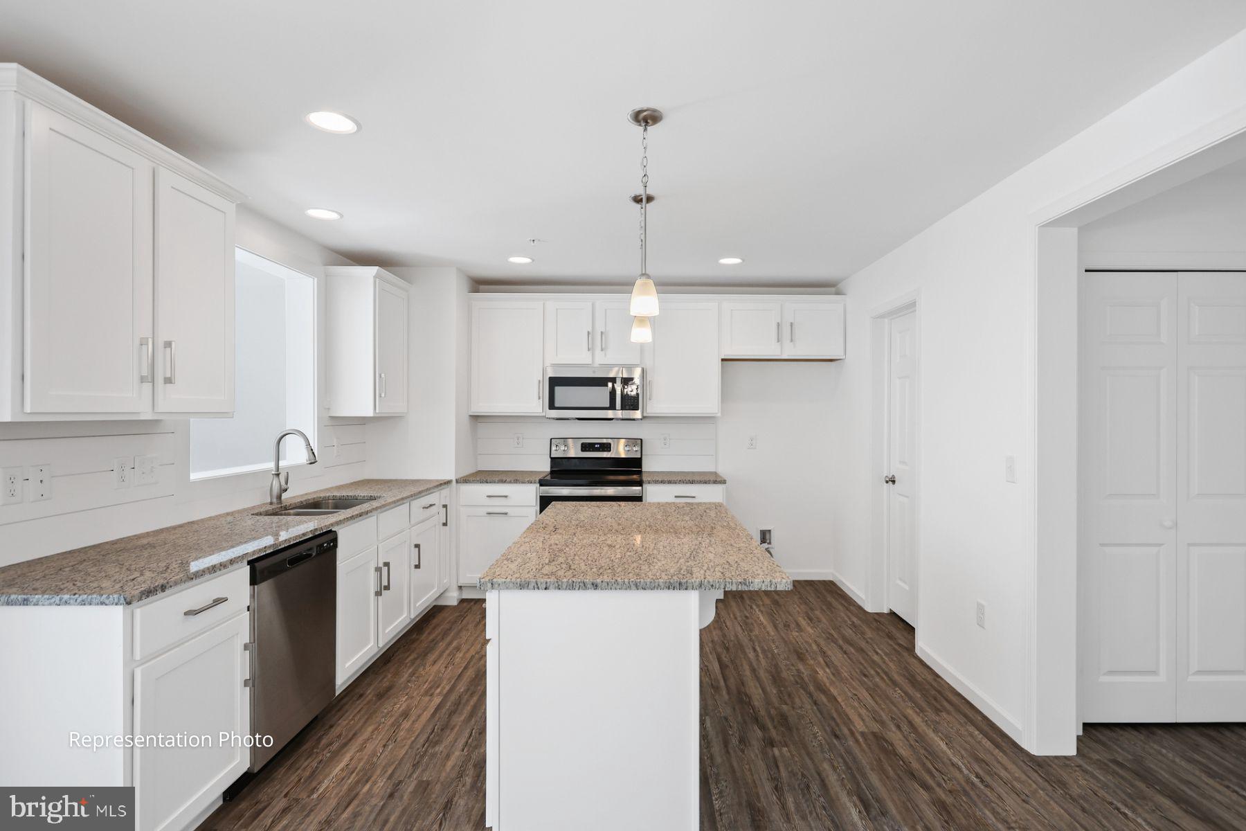 MAYAPPLE WOODS - Residential