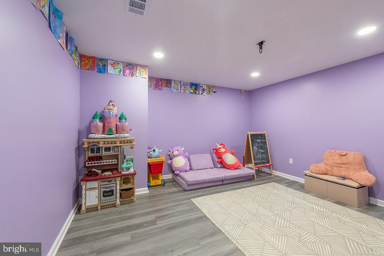 MEADOWS 2 - Residential